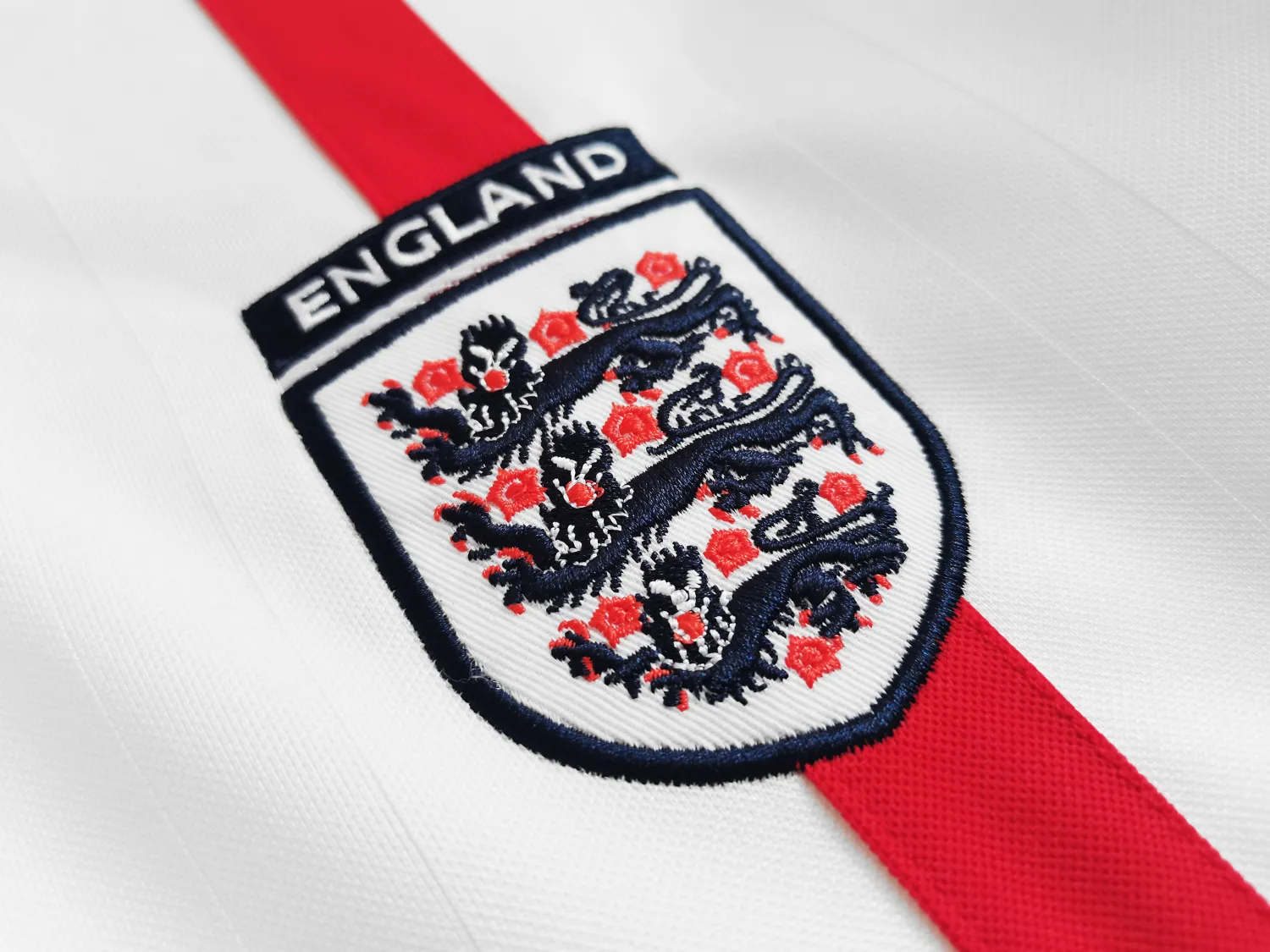 2002 England Home Long Sleeve Retro Jersey - Fans Edition