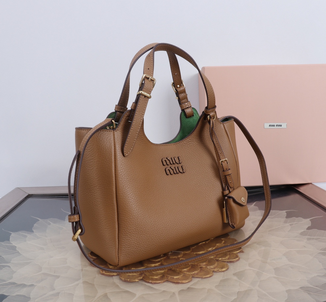 shoulder carry/hand carry