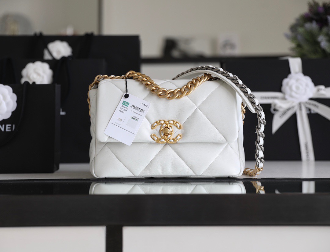 [15A] Chanel 19 Flap Bag