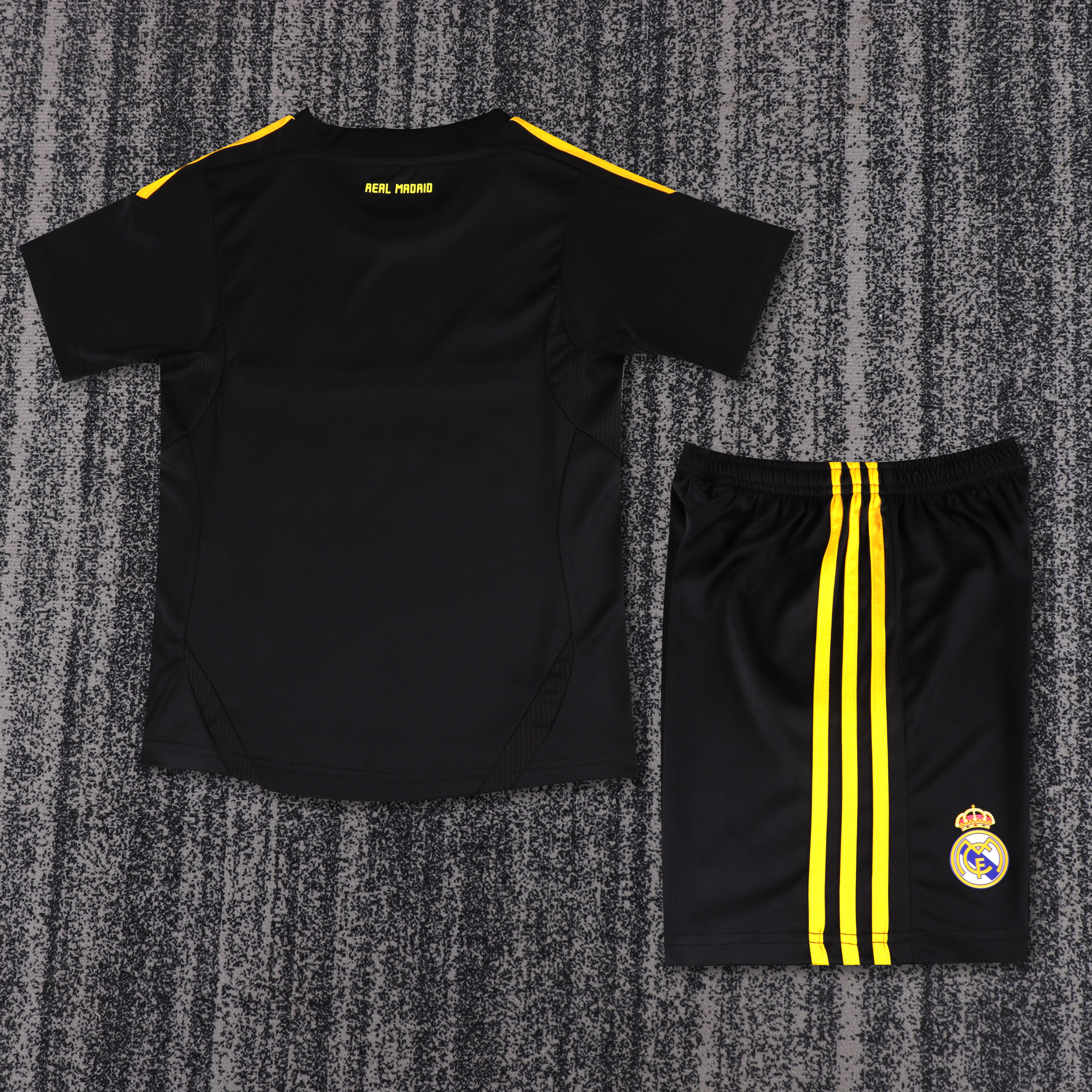 2011-12 Real Madrid Black Goalkeeper Retro Children's Jersey Set - Fans Edition