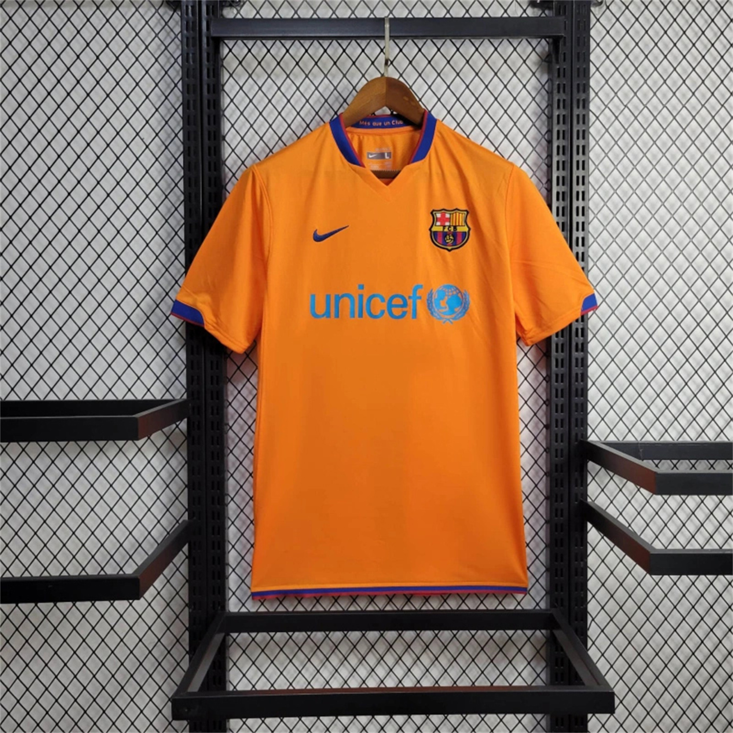 Retro Barcelona 06-07 Away Jersey