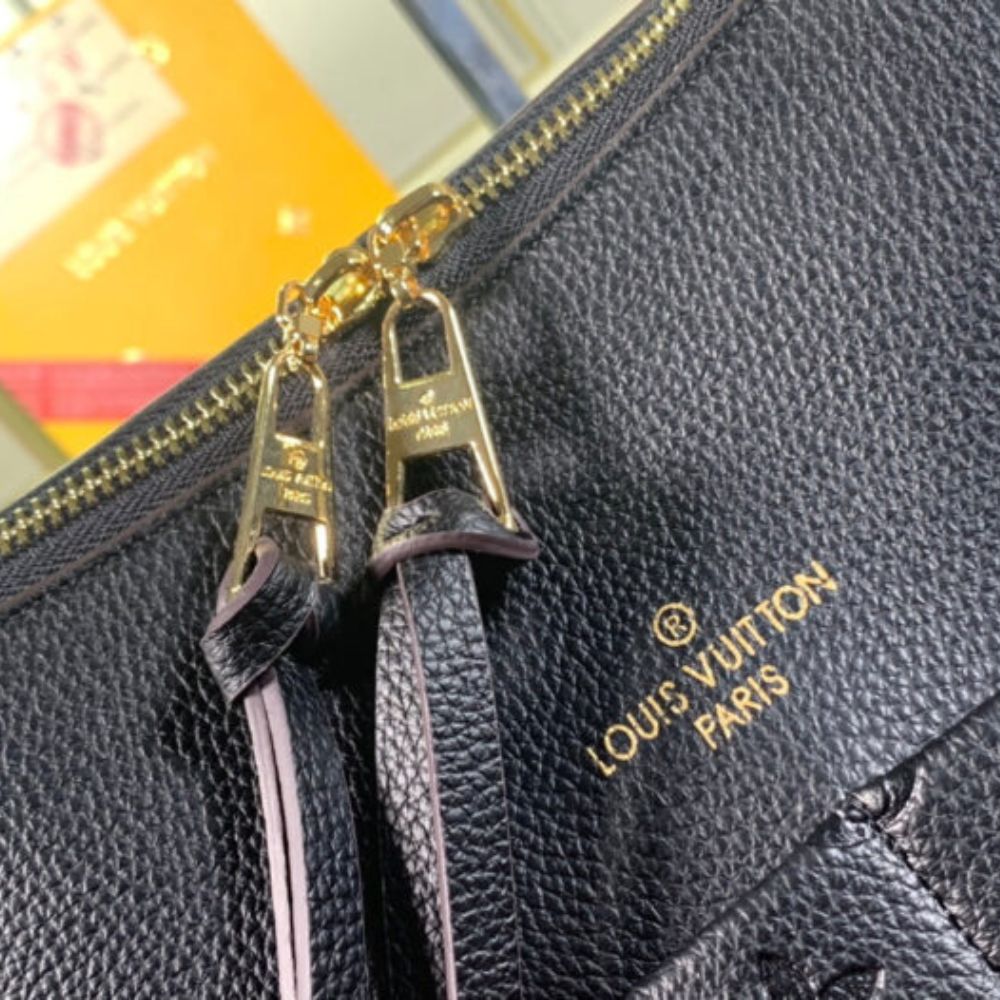 Louis Vuitton Maida Hobo Bag Black M45522