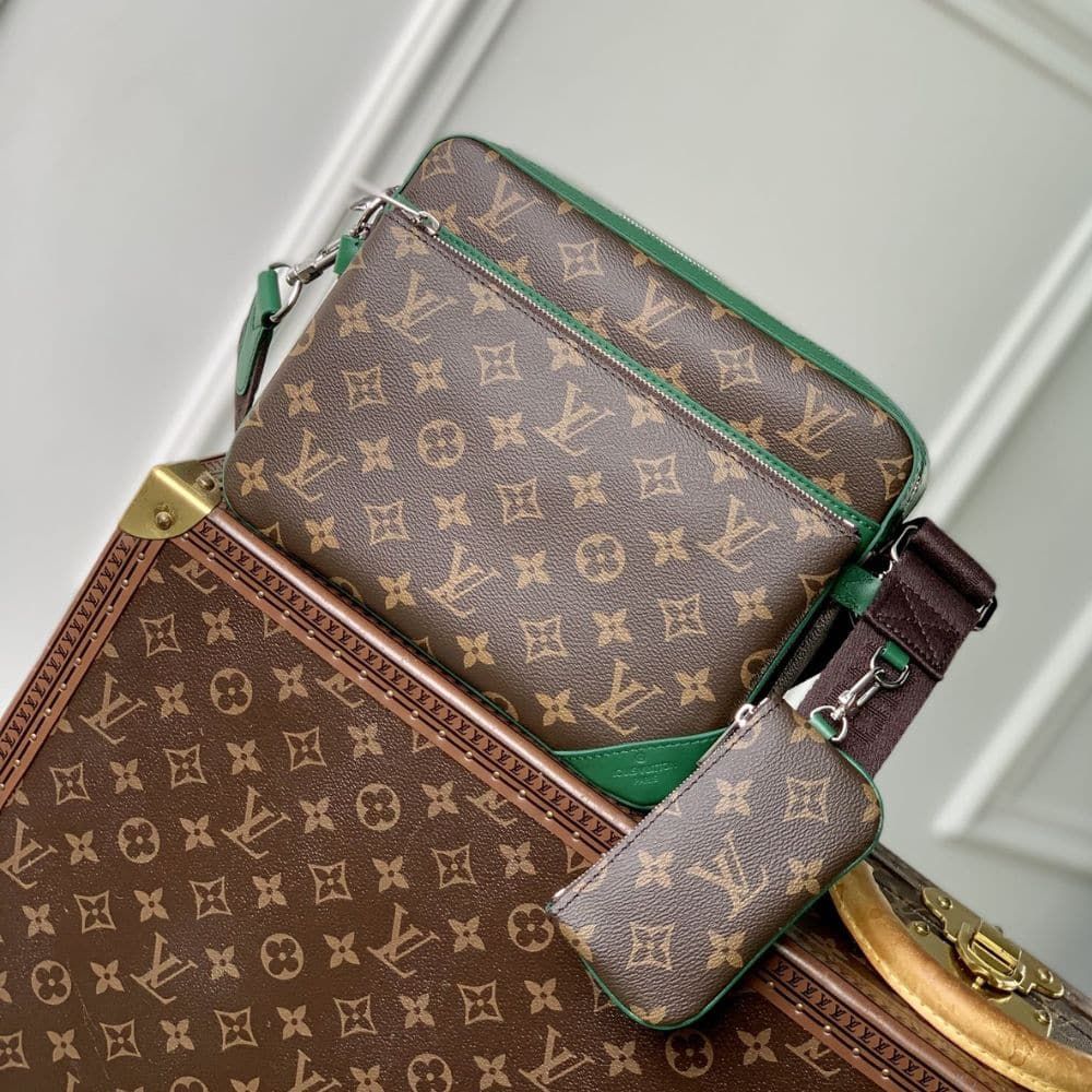 Louis Vuitton Trio Messenger Bag Green 9.8 Inches M12766