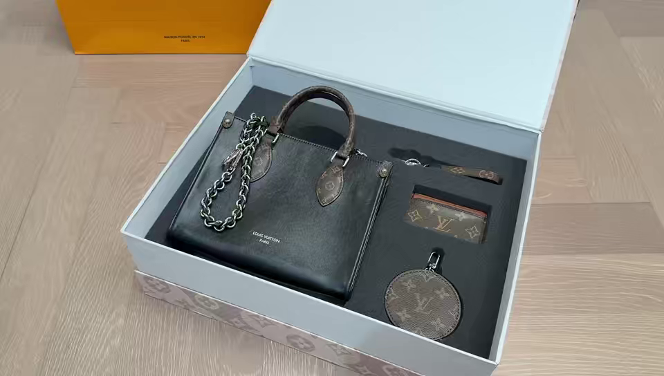 Lv On-the-Go Mom Bag