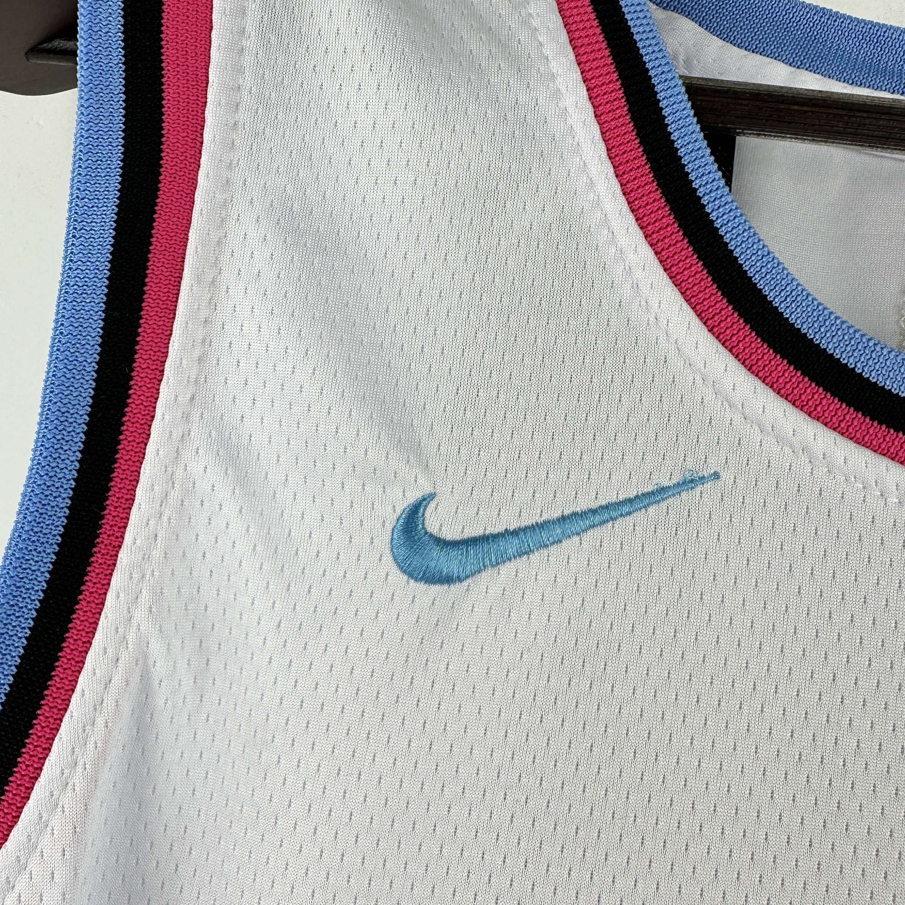 Embroidered Heat Crew Neck White No. 22 Butler