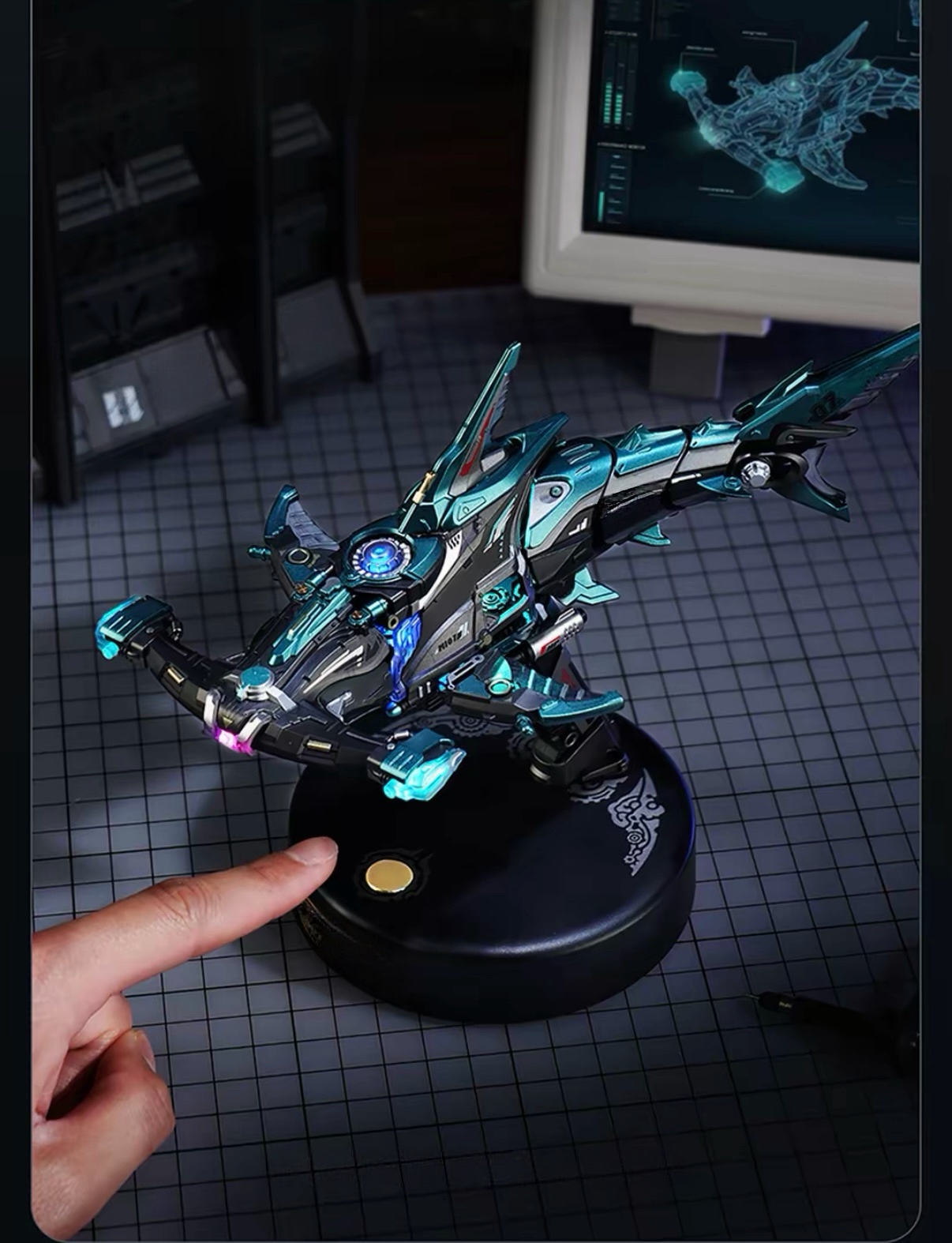 Hand‑Assembled Hammerhead Shark Mechanical Model