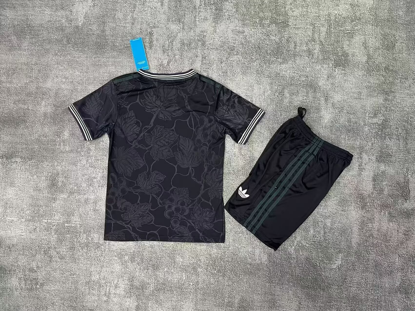 25-26 Juventus Away Jersey 1:1 Thai Quality - Adult Set Fans Edition