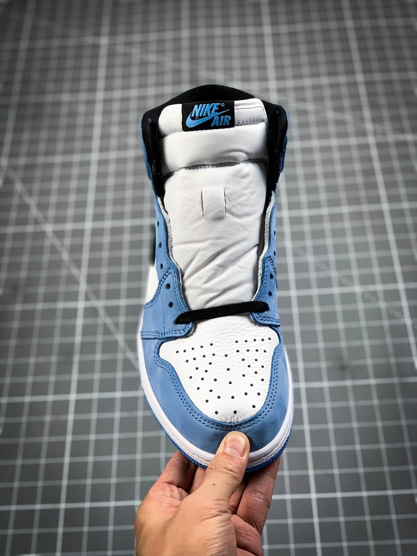 Jordan 1 Retro High White University Blue Black