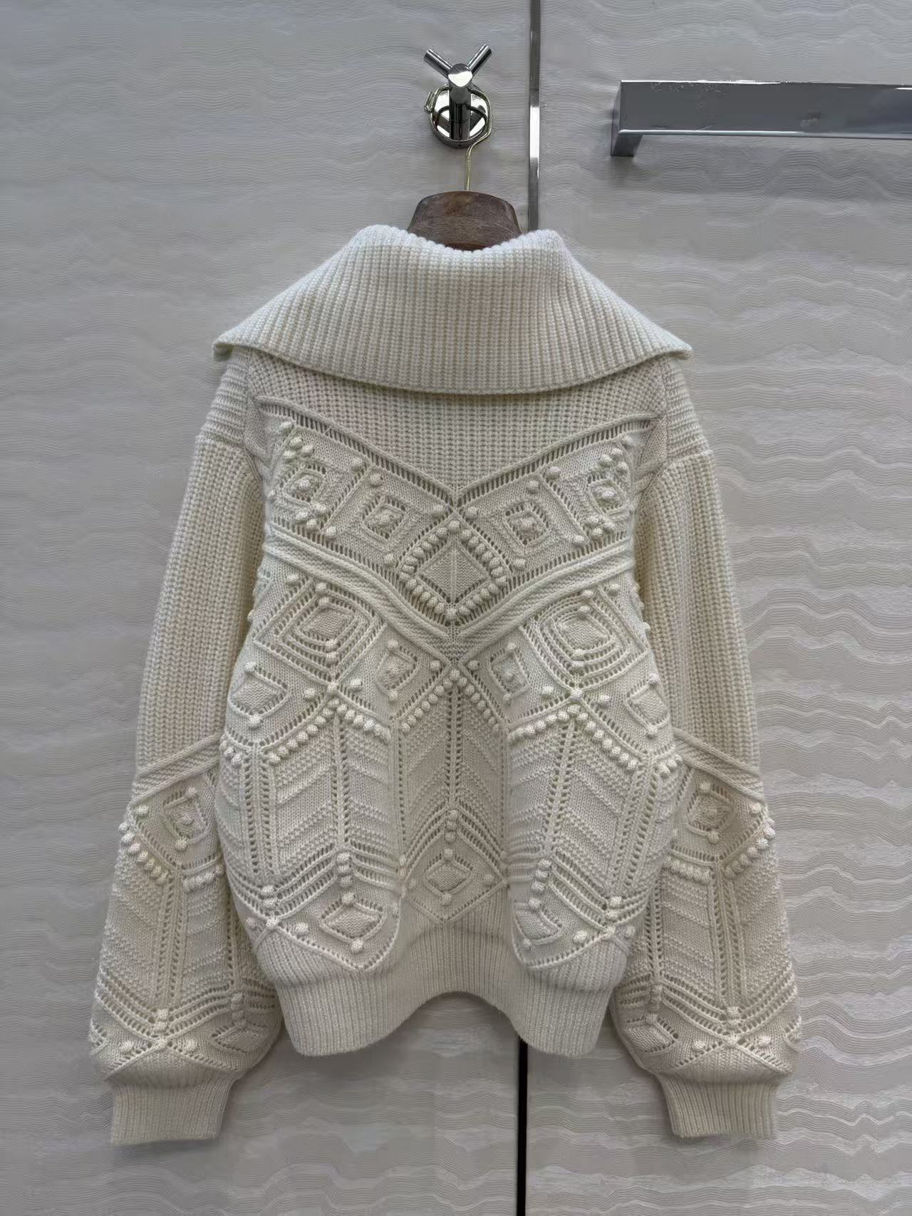 Luxurious cashmere cardigan