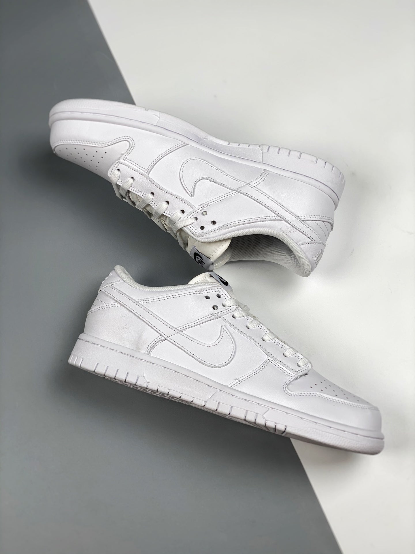 Dunk Low Triple White