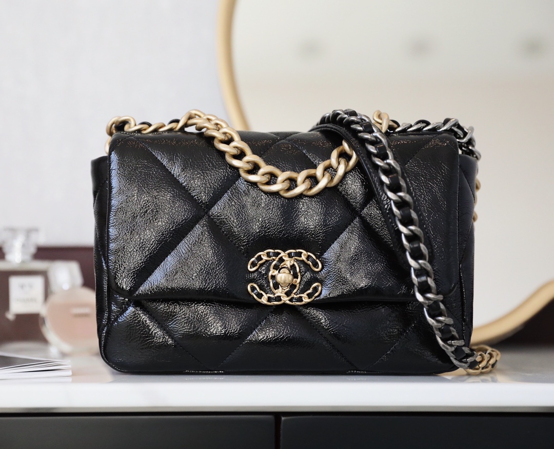 [15A] Chanel 19 Flap Bag