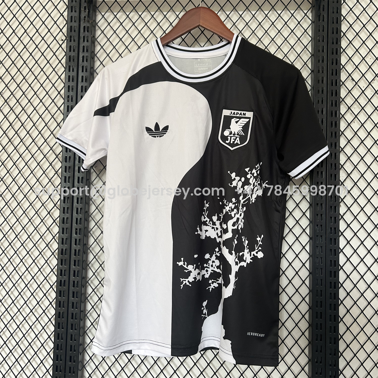 Japan 25-26 Tree Half Black And Half White Special Jersey - Fans Version