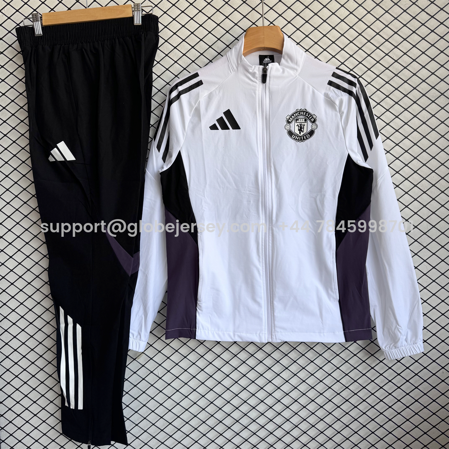 Manchester United 25-26 Windbreaker Training Set - White Top and Black Pants
