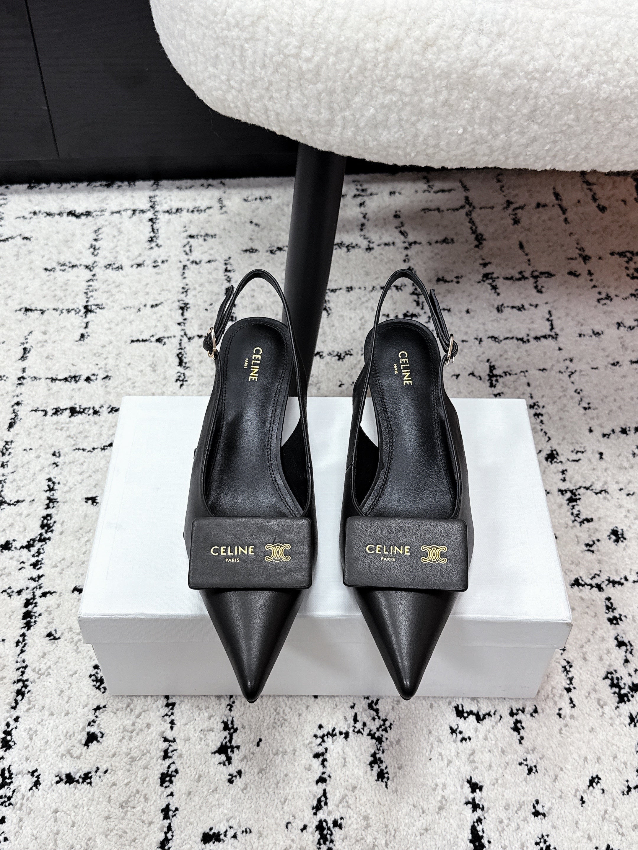 26NEW's signature open-toe buckle high heels