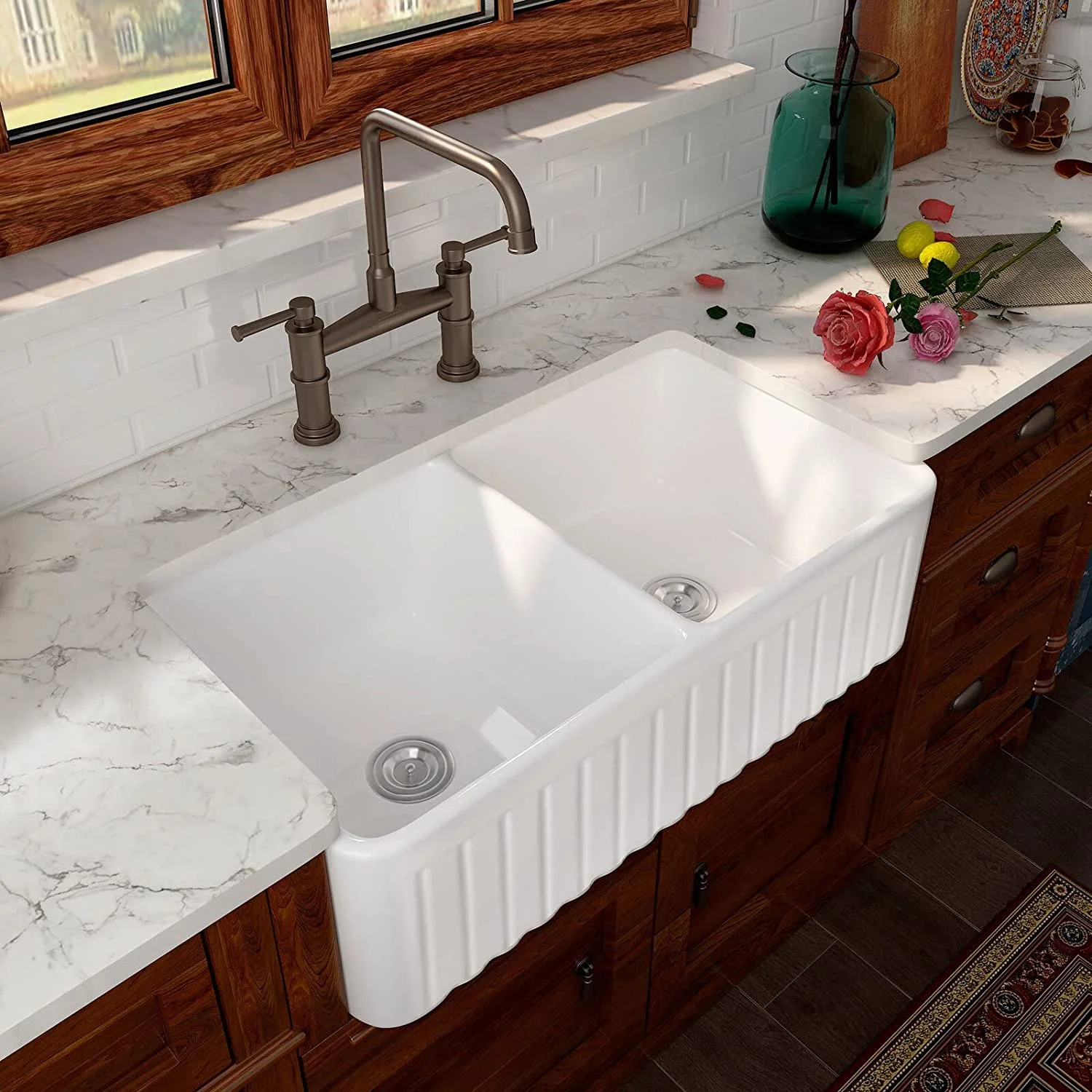 HOROW 33x18 inch Fireclay Kitchen Sink Undermount Double Bowl Apron-front Ceramic with Bottom Grid and Strainer