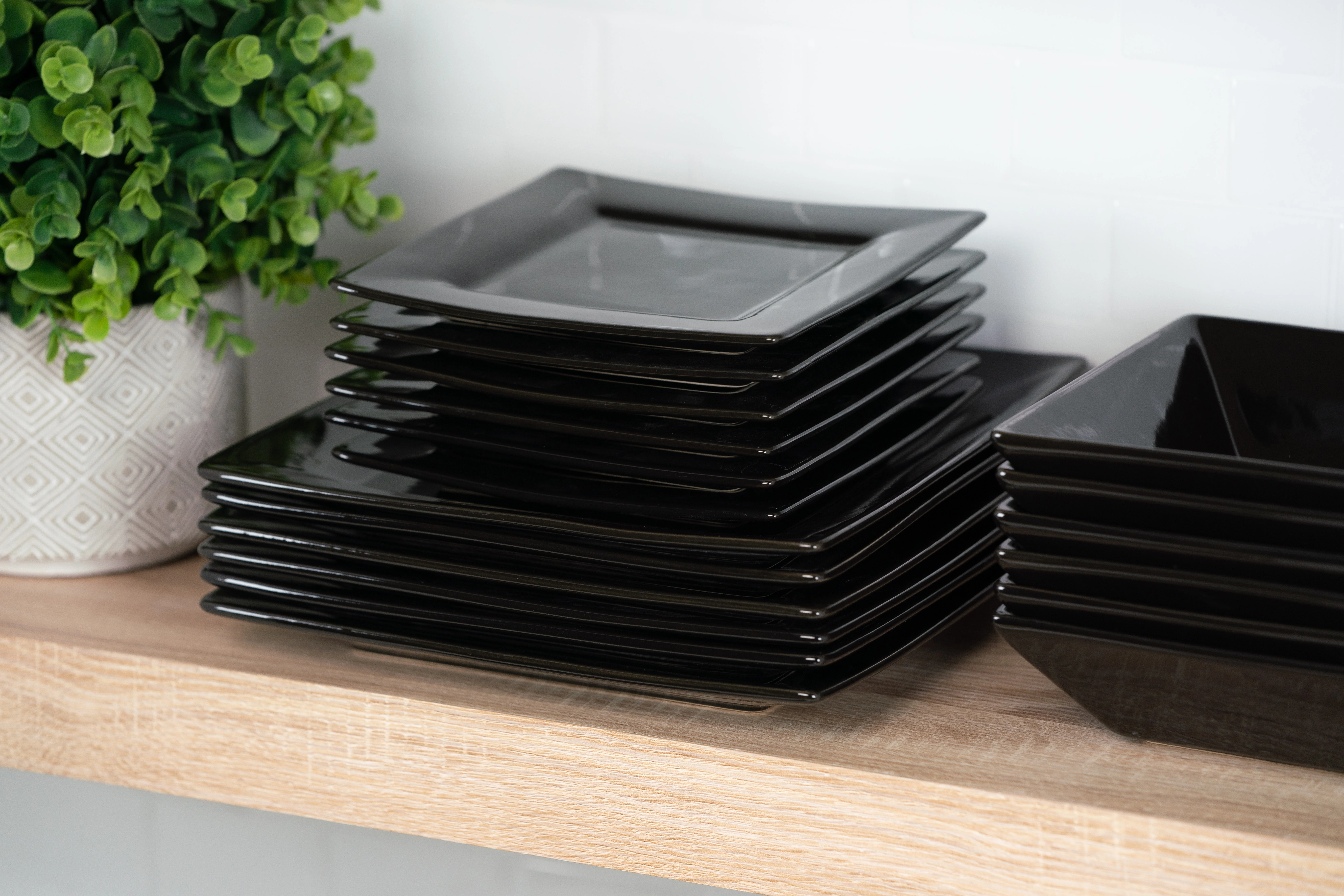 10 Strawberry Street Nova Square 40 Piece Stoneware Dinnerware Set, Gray