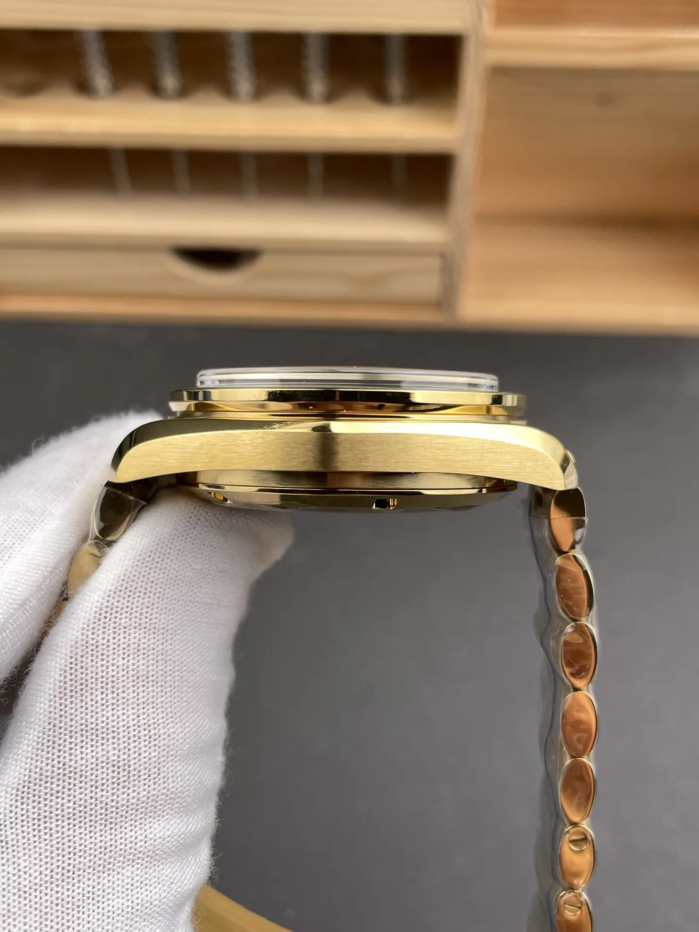 Omega Speedmaster Green 42mm