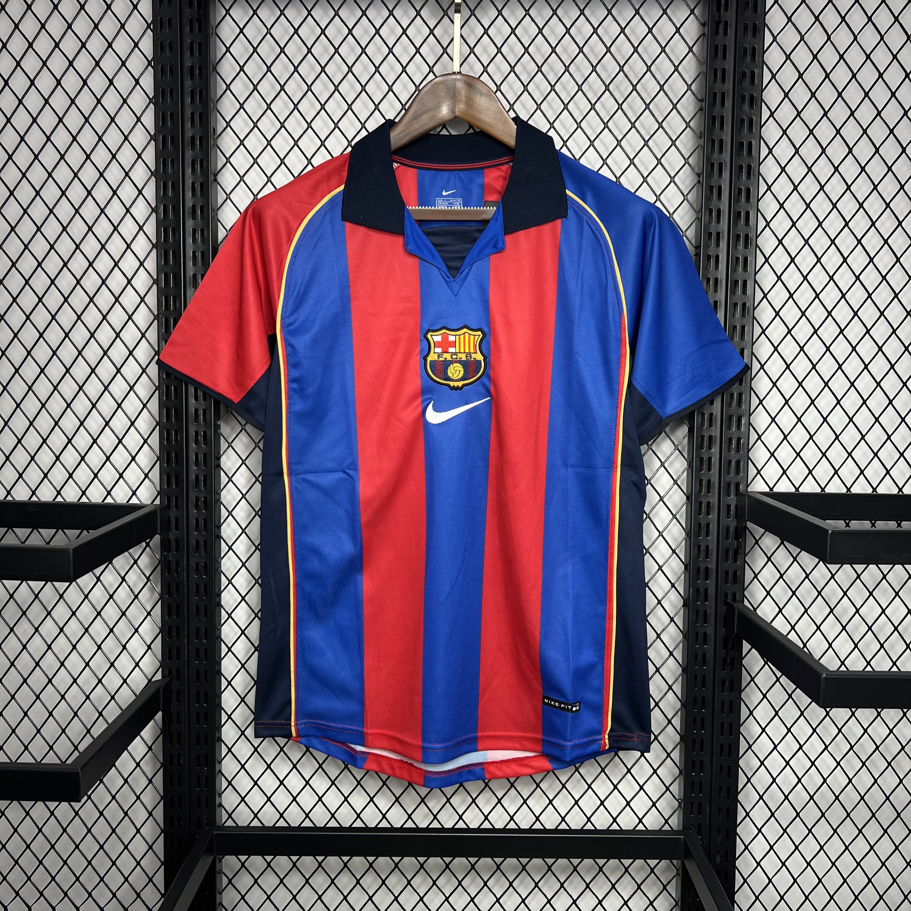 Retro Barcelona 01-02 Home Stadium Jersey