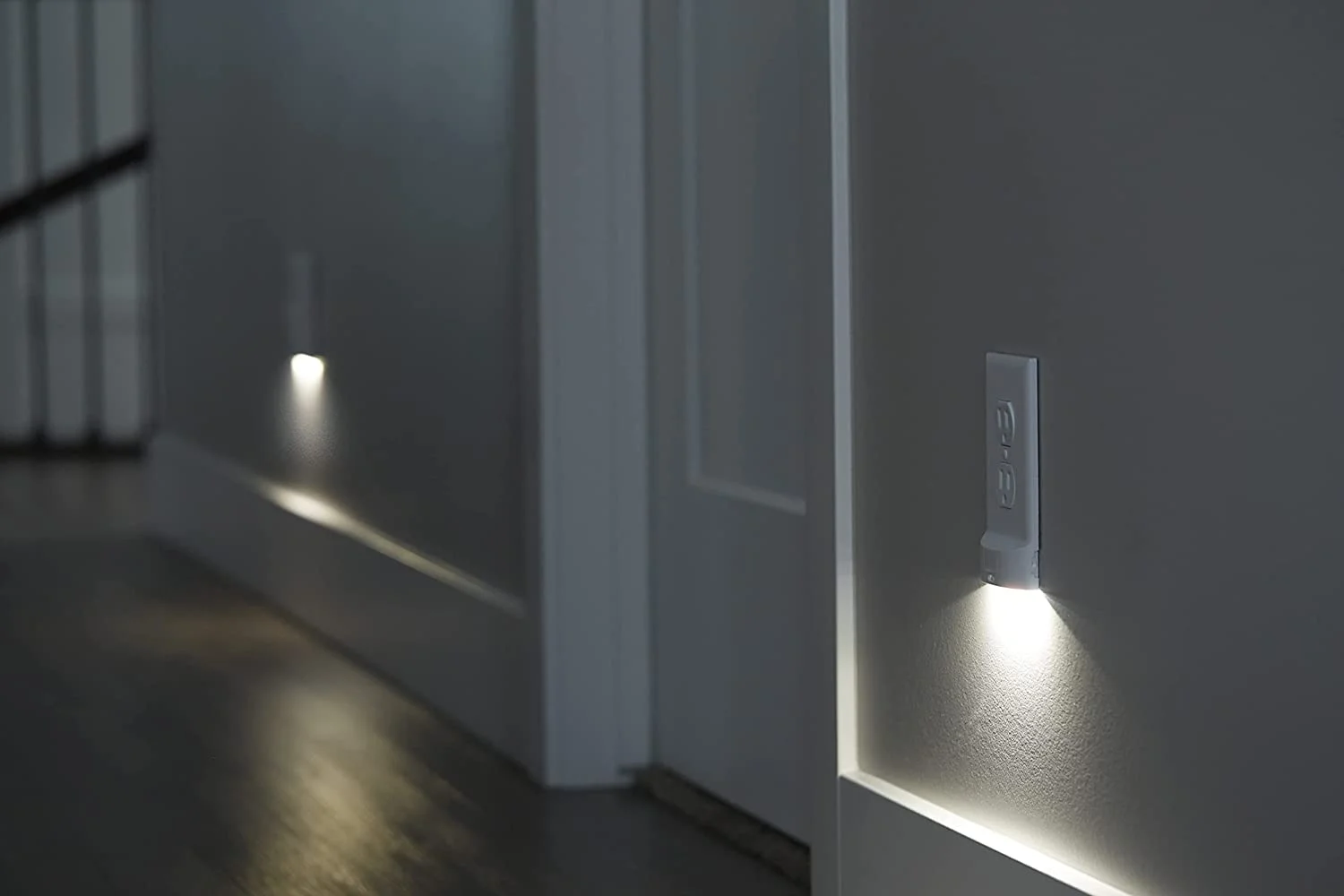 5 Pack, SnapPower MotionLight [FOR STANDARD OUTLETS] - Motion Detecting LED Night Lights Built-In to Wall Plate - Bright/Dim/Off Options - Automatically On/Off Sensor - (White, Duplex)