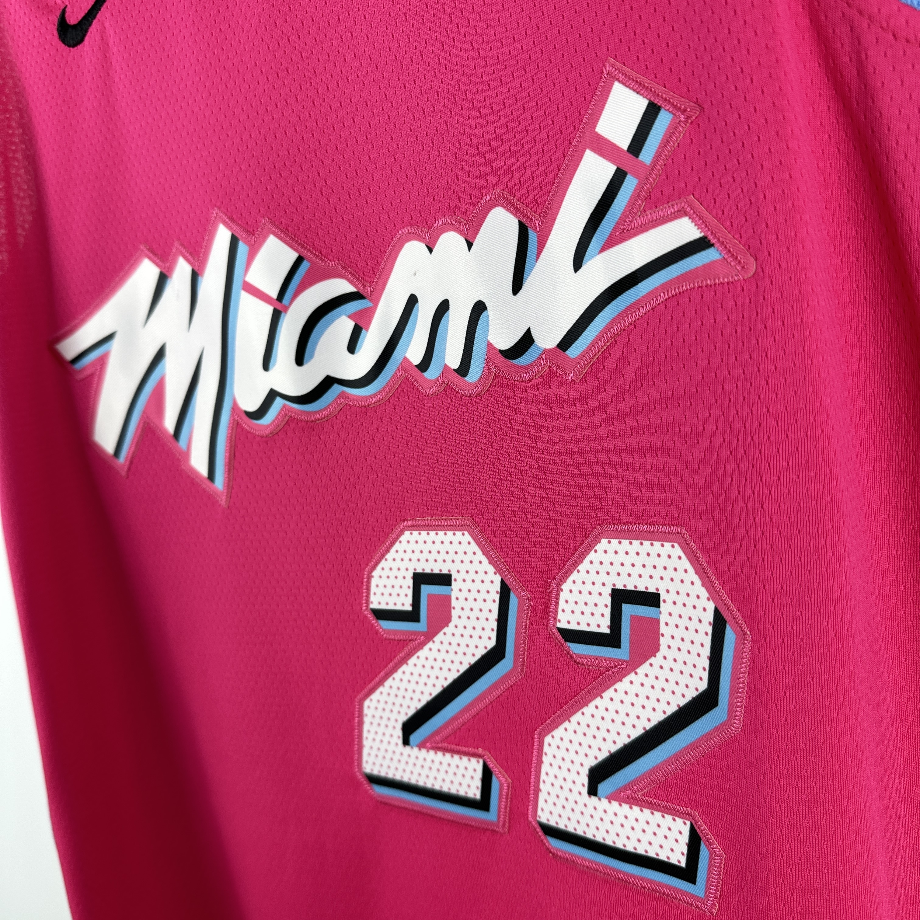 Embroidered Heat Crew Neck Pink No. 22 Butler