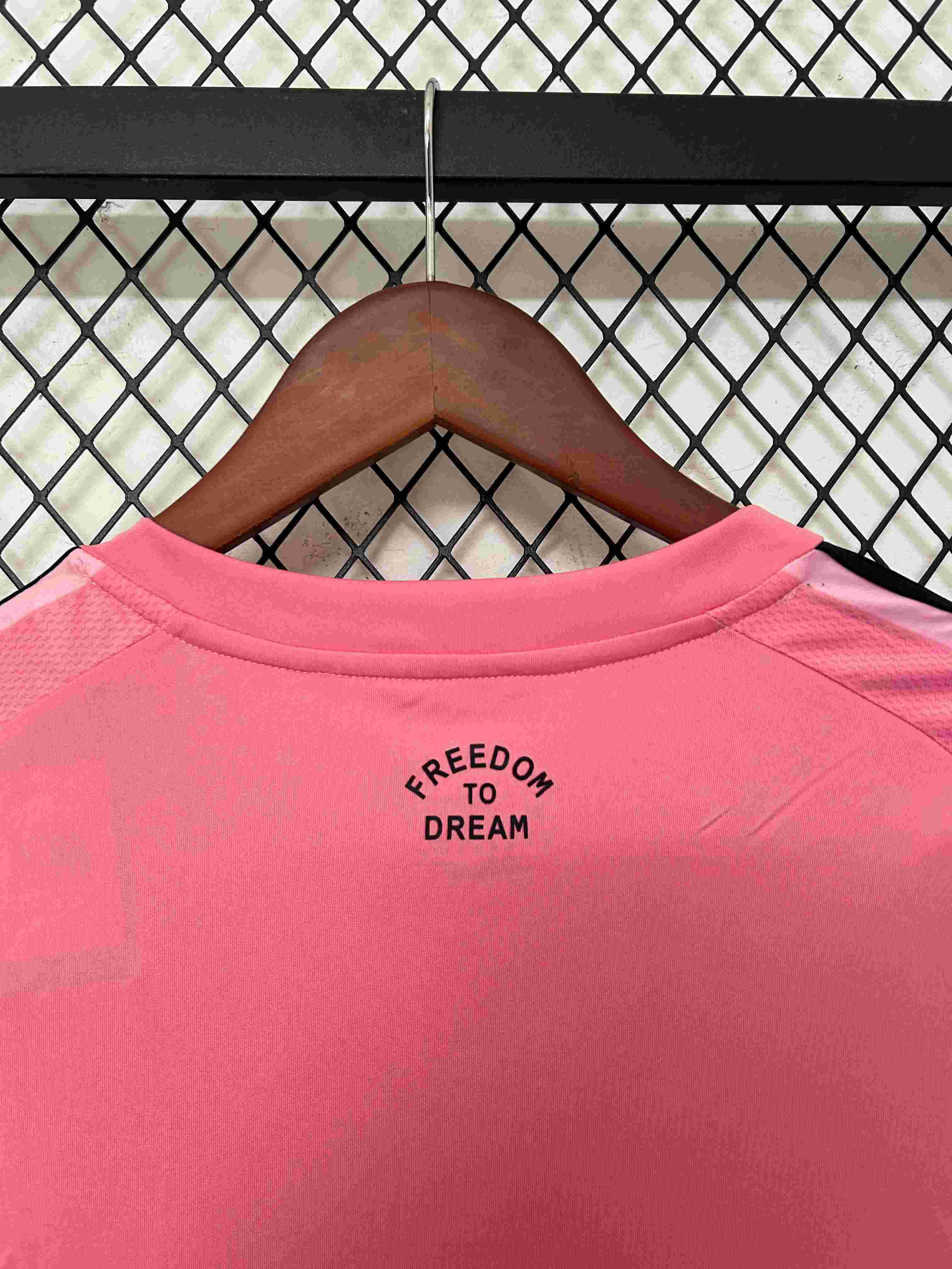 2025/2026 Miami Home Football Shirt 1:1 Thai Quality