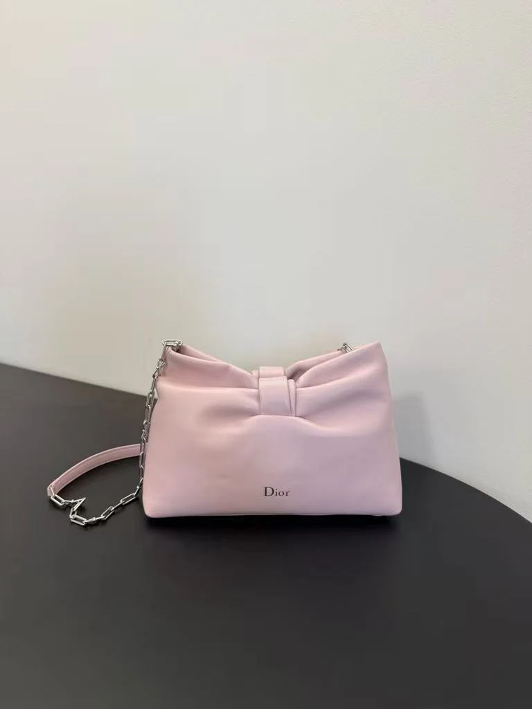 Bow chain bag