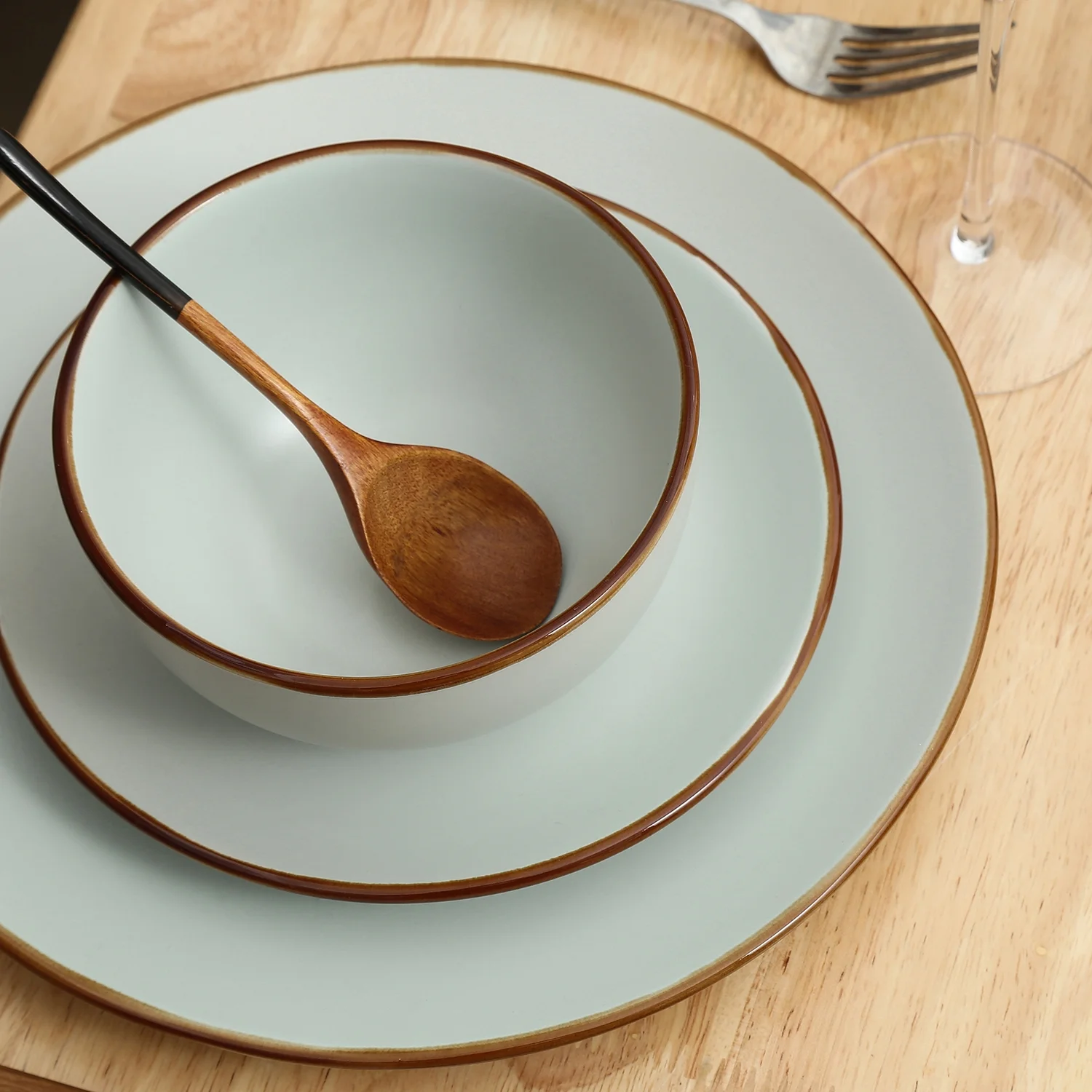 Stone + Lain Brasa Stoneware Collection Dinnerware Set, 32-Piece Service for 8, Blue