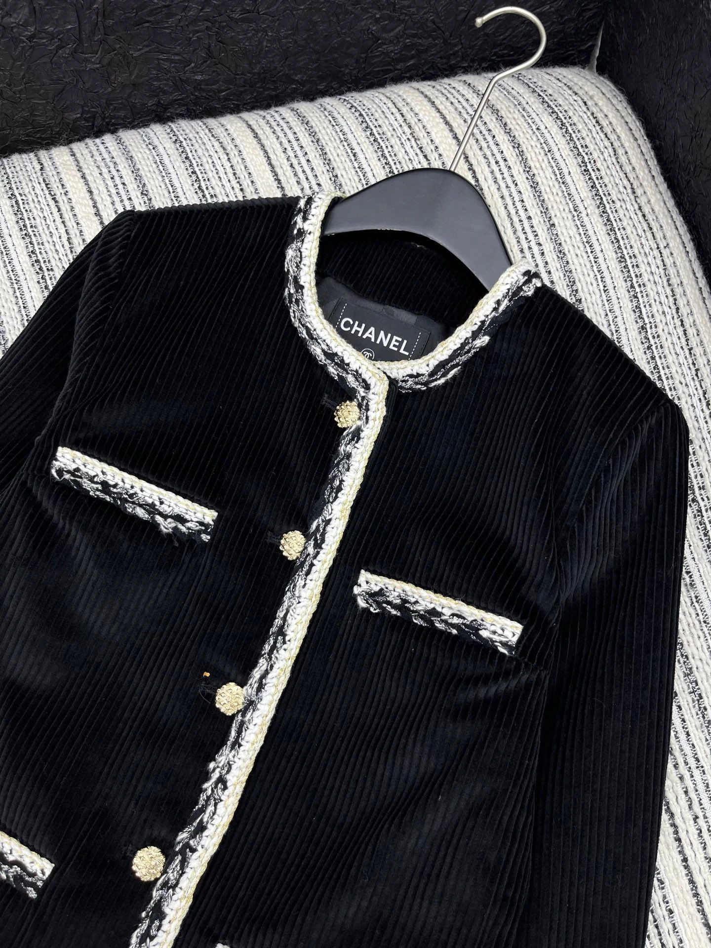 2025 New Corduroy Patchwork Color-Blocked Woven Lace Crew Neck Jacket