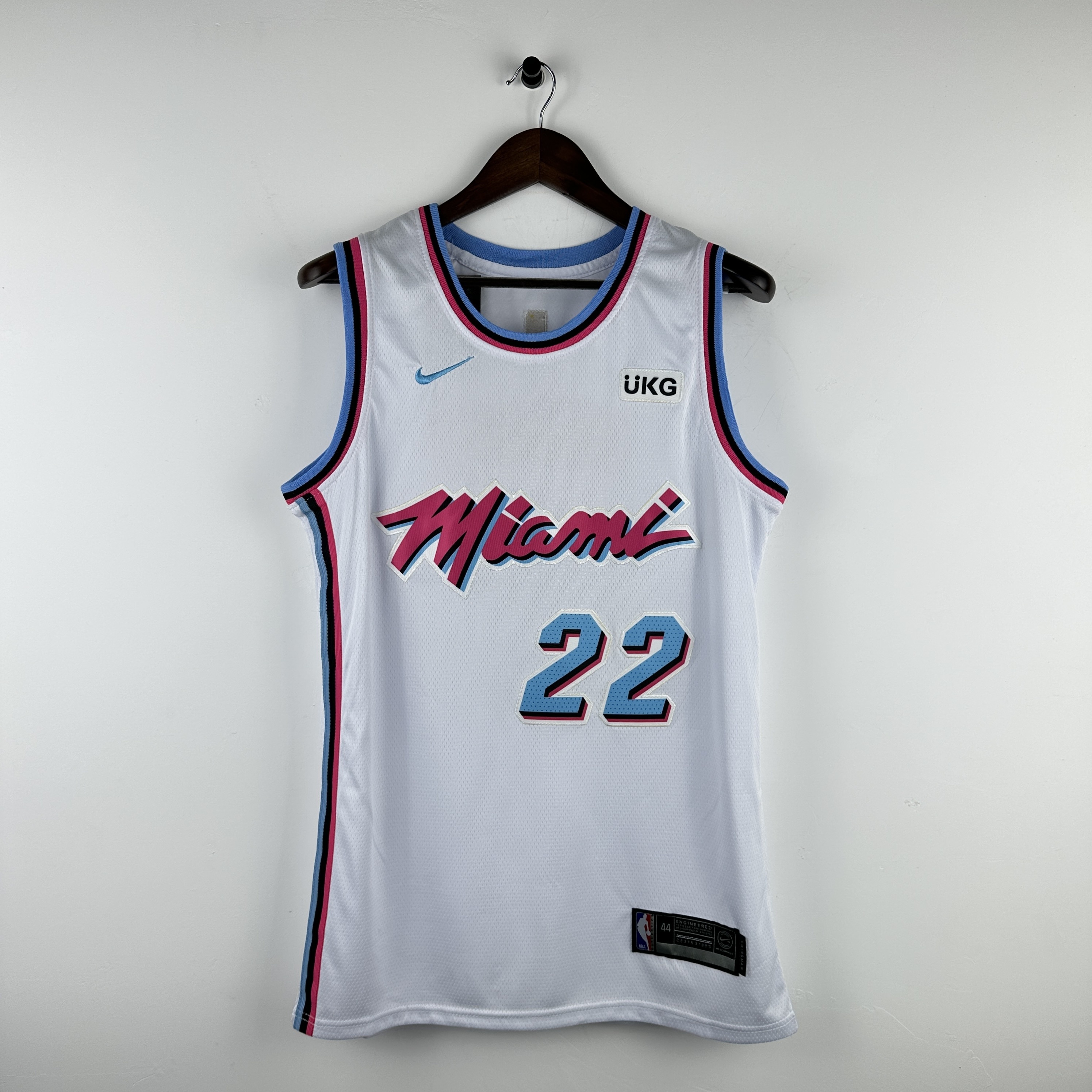 Embroidered Heat Crew Neck White No. 22 Butler