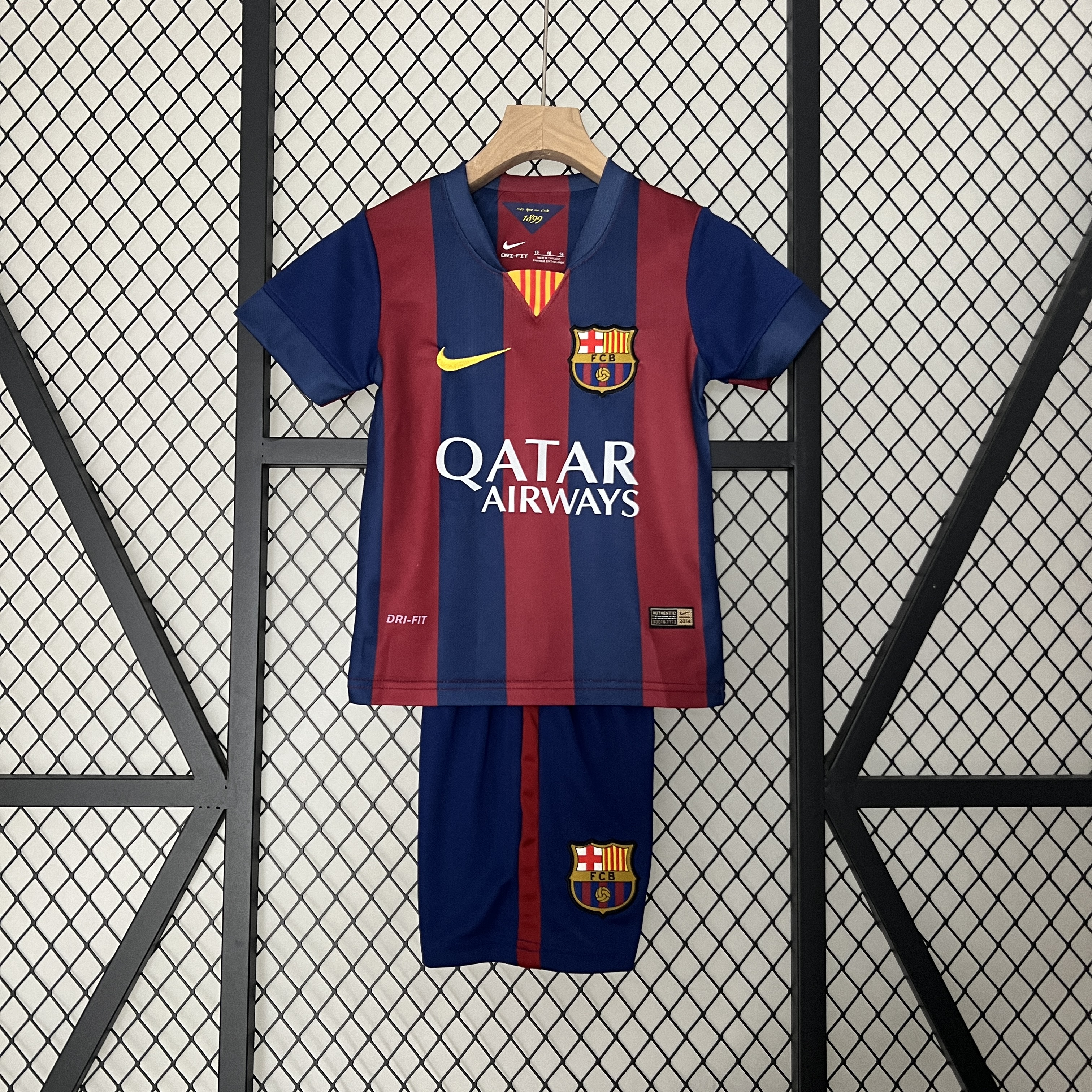 Retro Barcelona 14-15 Home Stadium Kids Kit