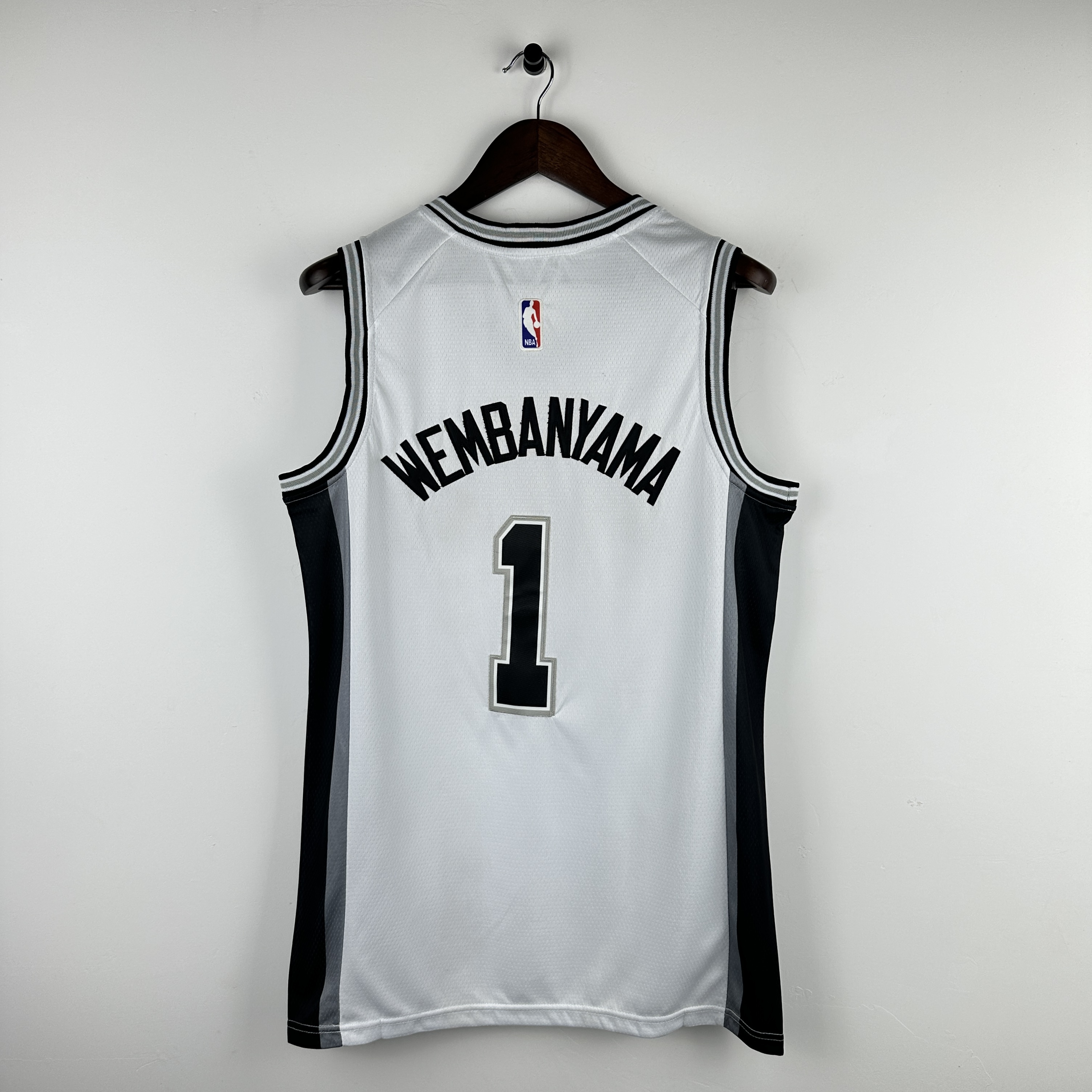 Embroidery Spurs White No. 1 Wenban Yama