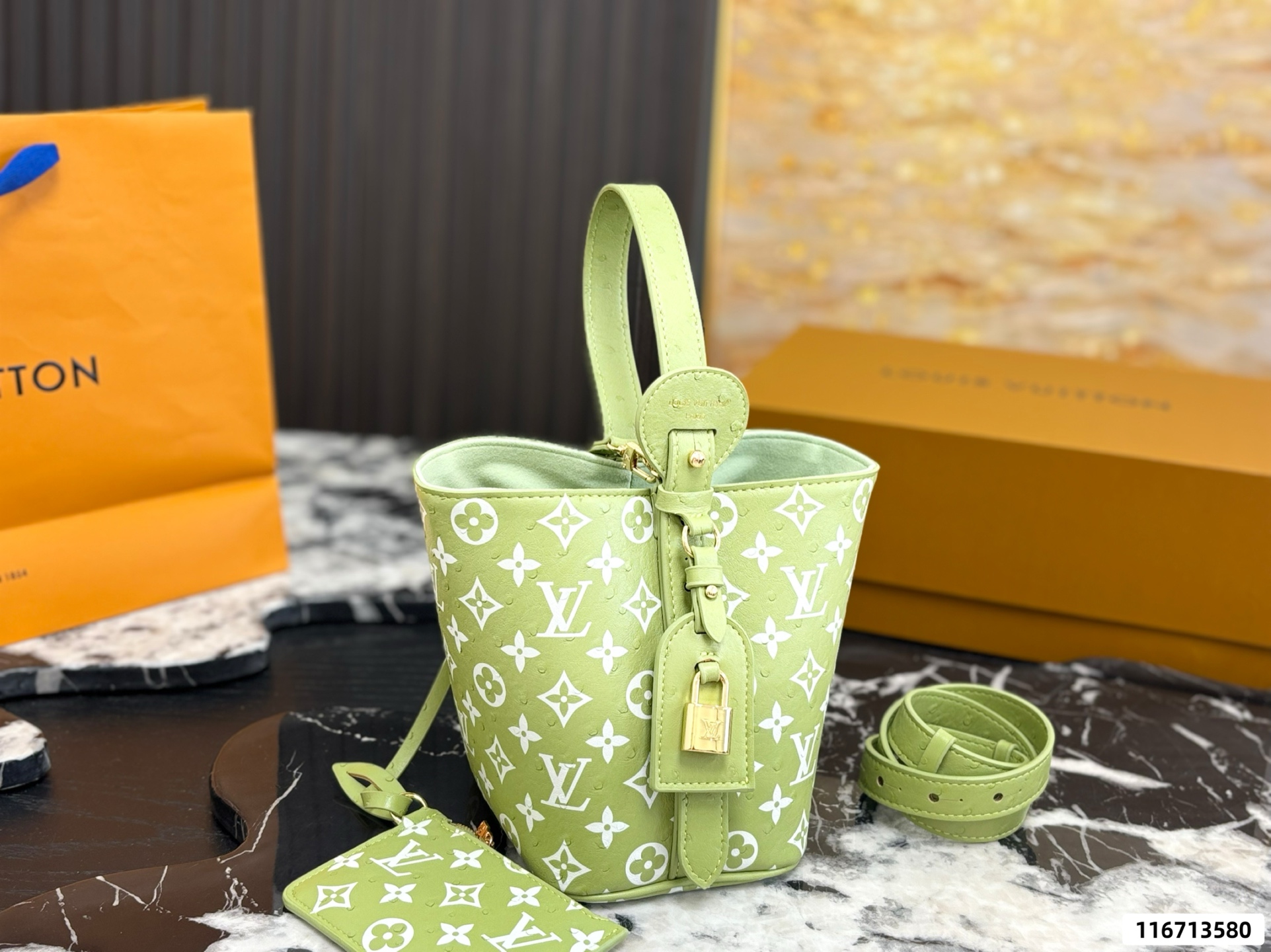 LV AII In BB 25ss Bucket Bag