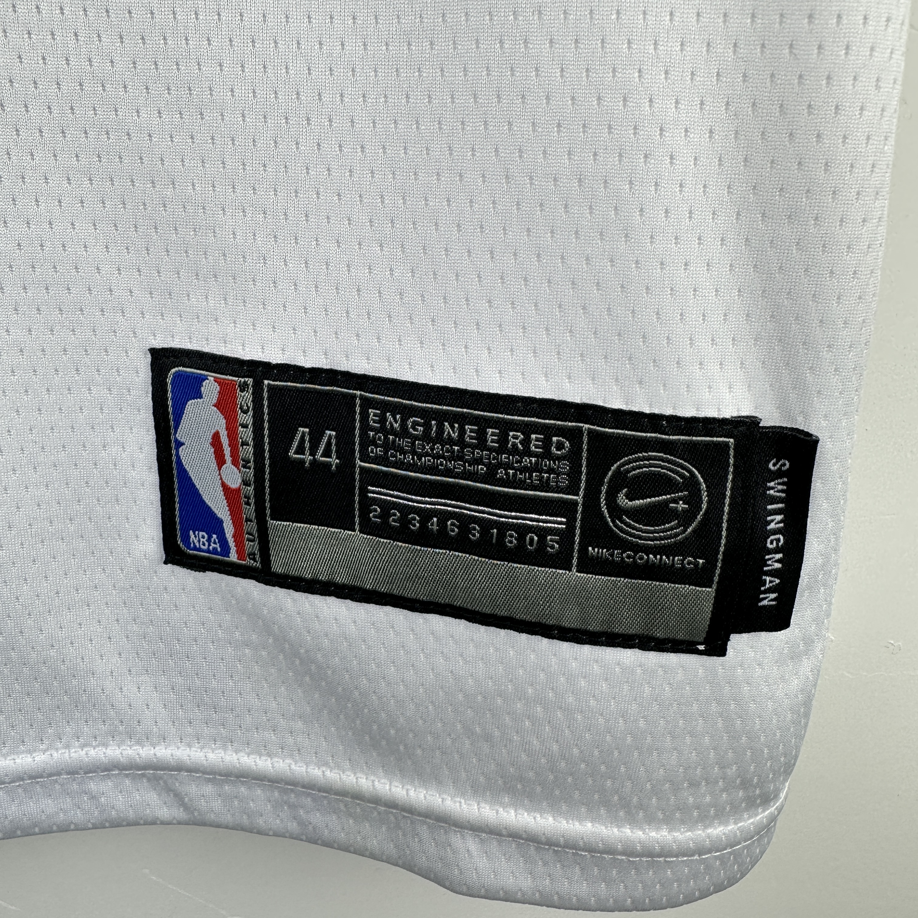 Embroidered Lakers Crew Neck White No. 77 Doncic