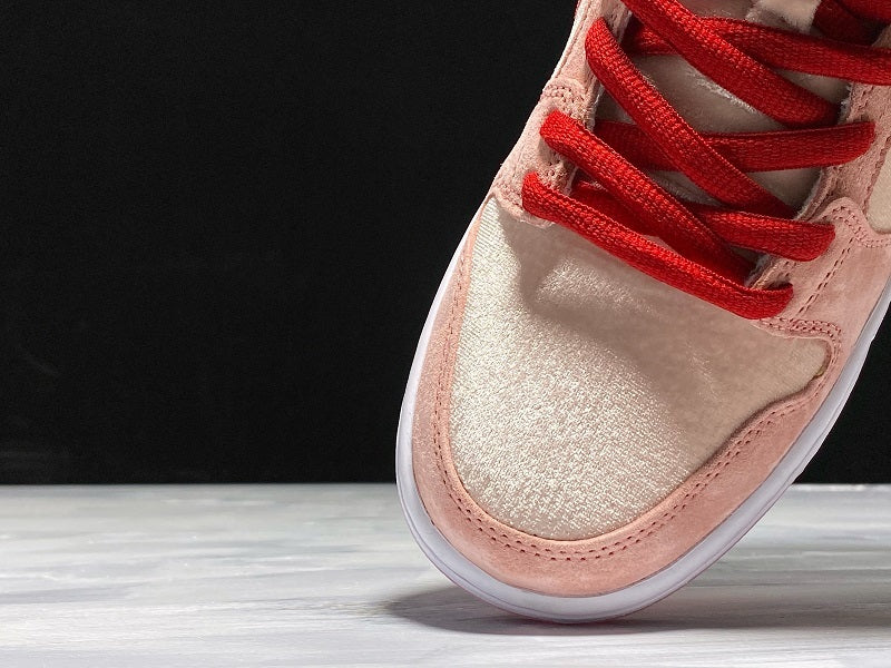 SB Dunk Low StrangeLove Skateboards