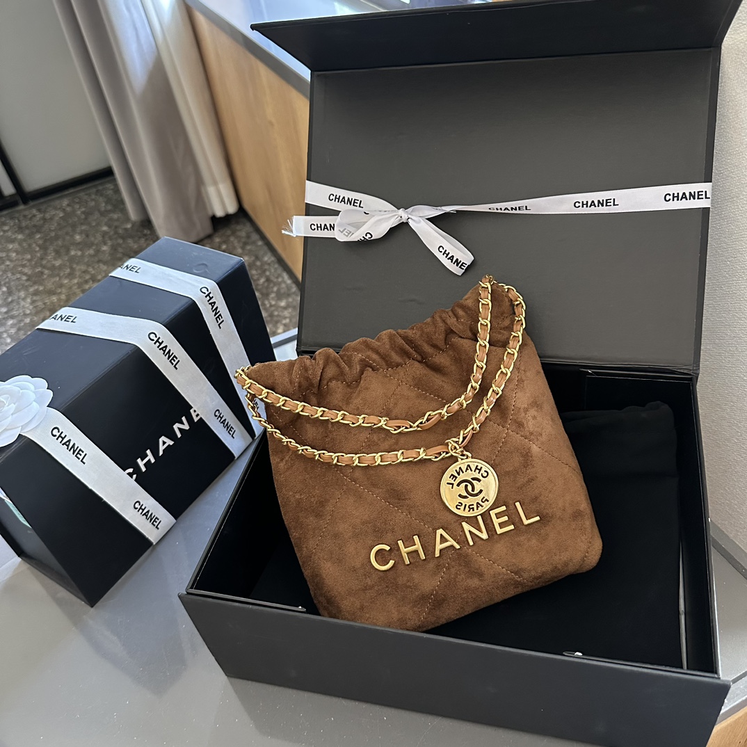 Chanel 22 Handbag Waxed Cowhide Shoulder Bag