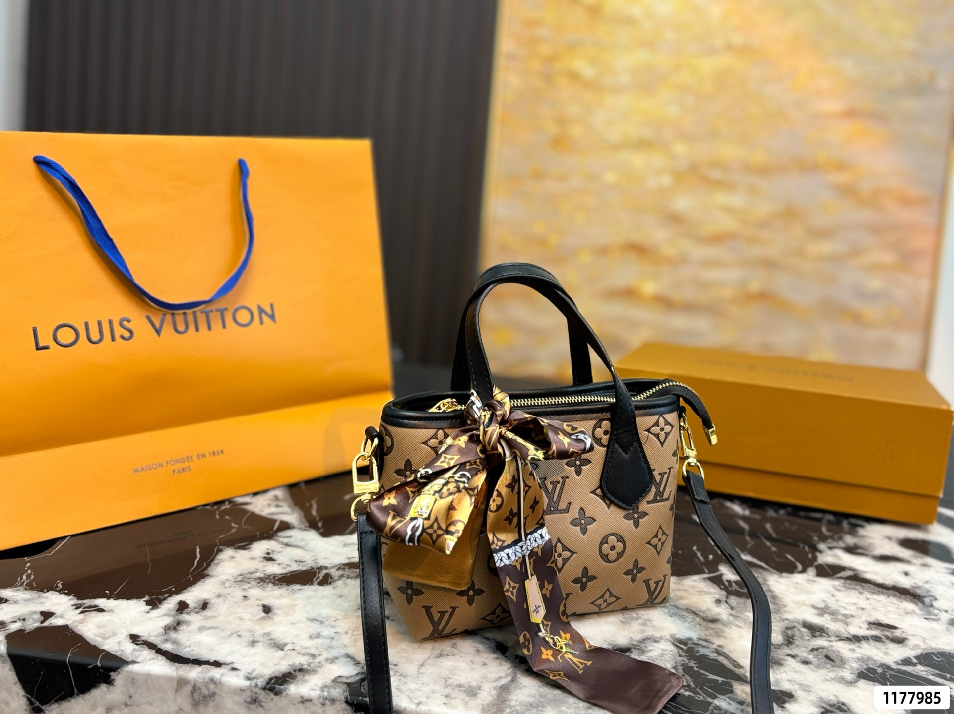LV Neverfull Bandoulière Inside Out BB Bag