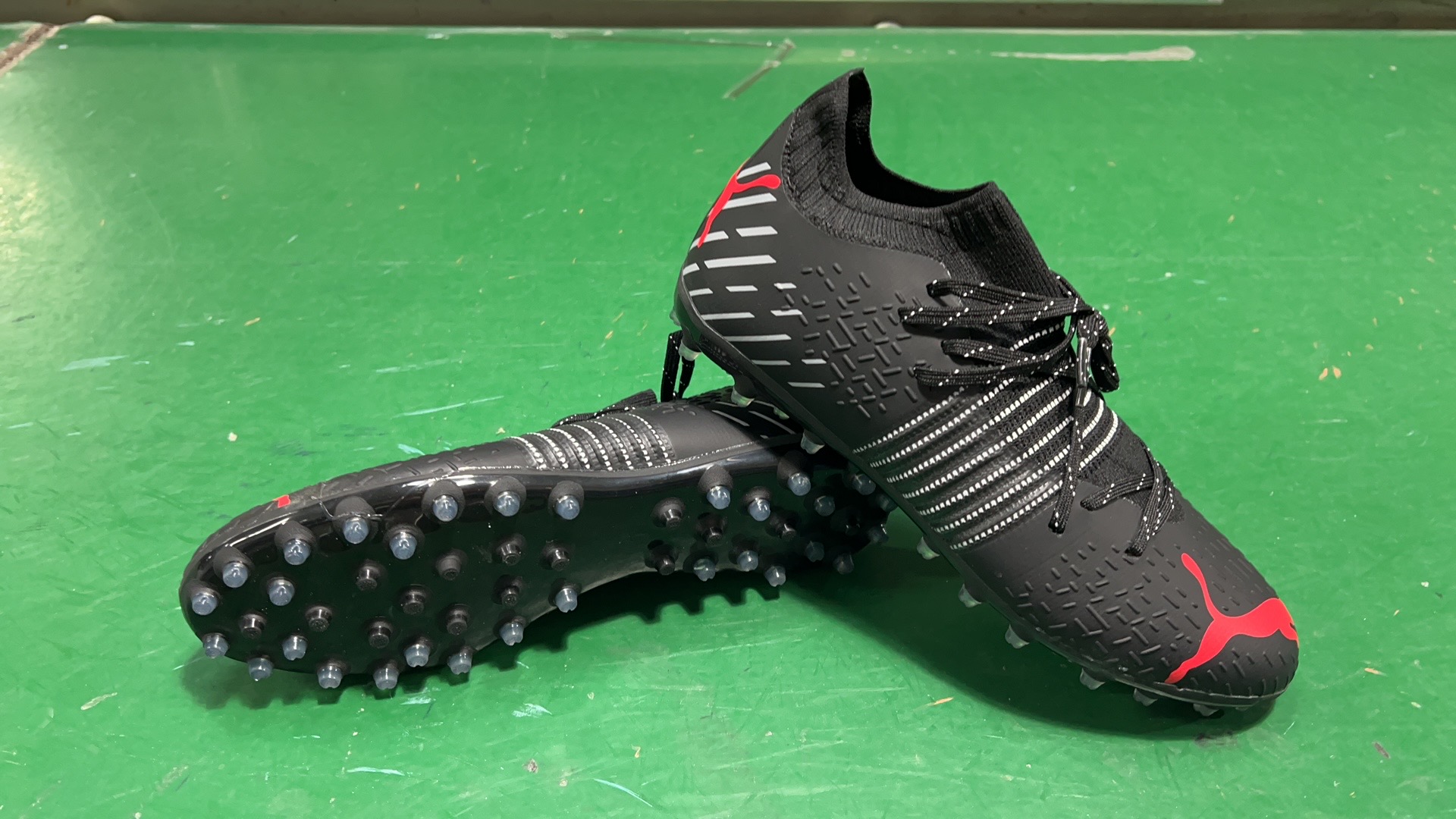 FUTURE Z 1.2 MG short-spiked high-end grass football shoes for men