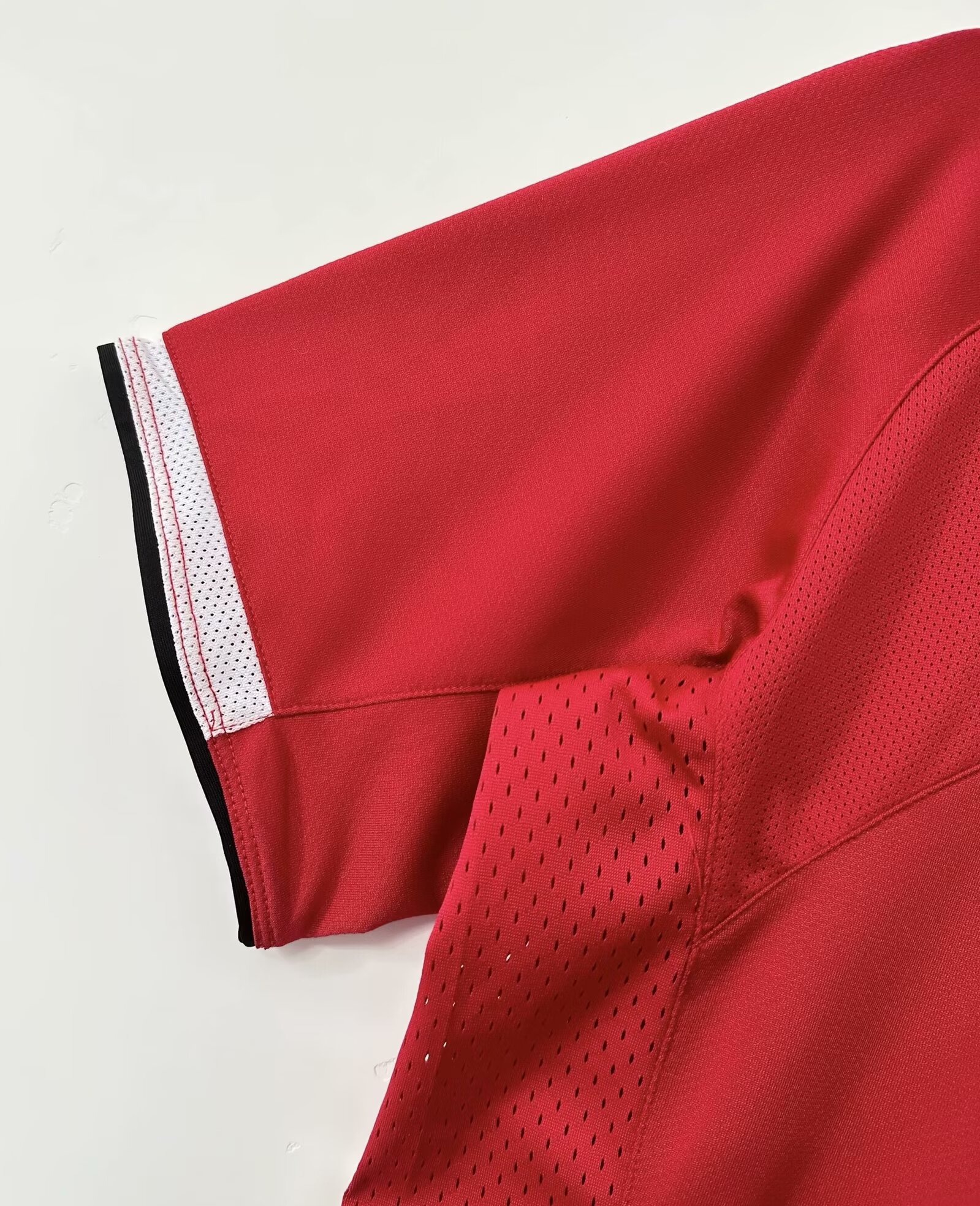 2005/2006 Manchester United home retro jersey 1:1 Thai quality - Fans Edition