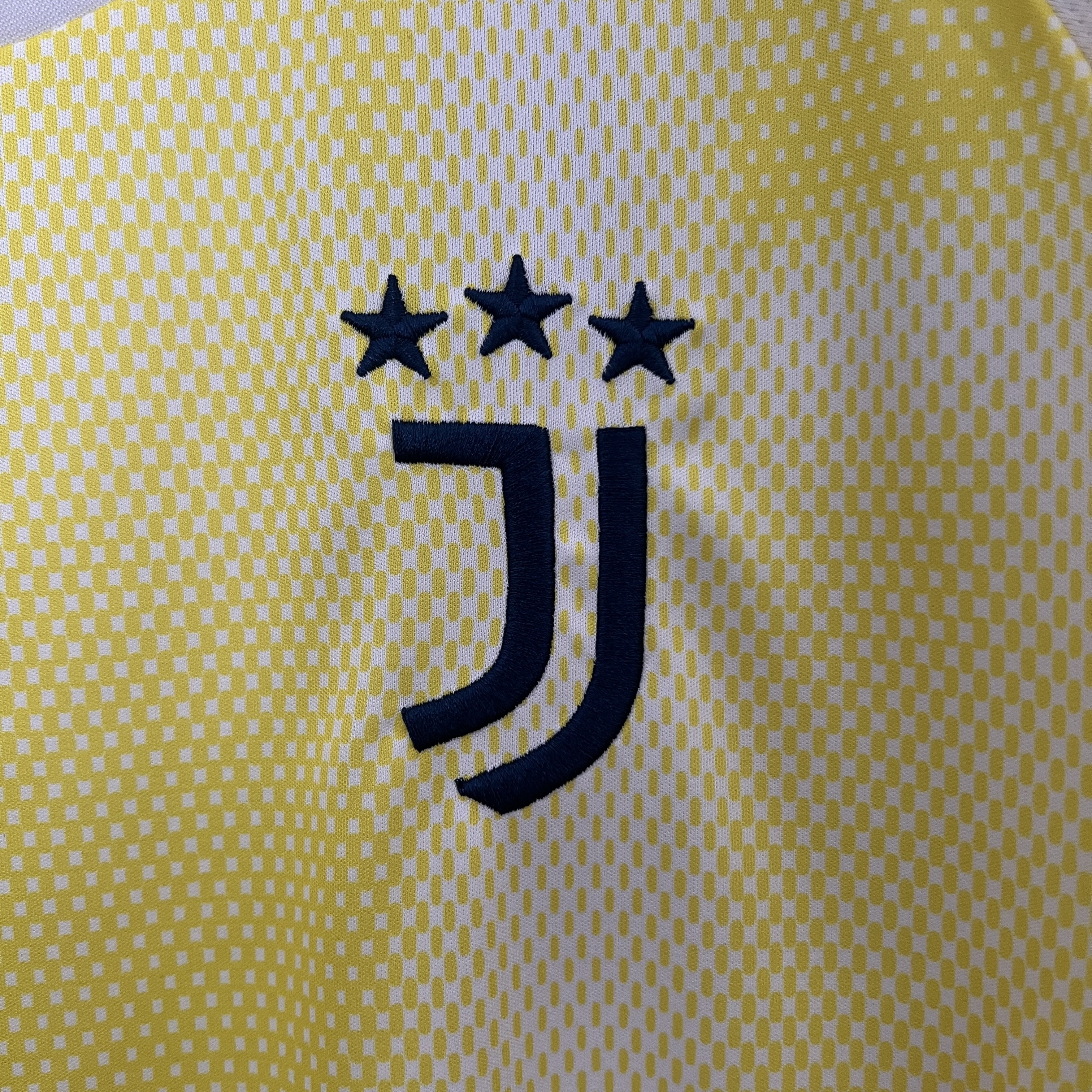 2024/25 Juventus Away Shirt - Fans Edition
