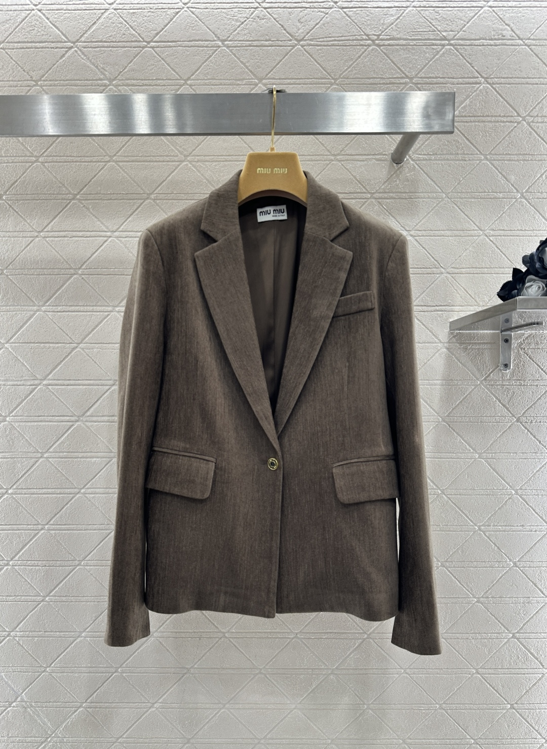 Lapel-front oversized suit with pleated skirt set