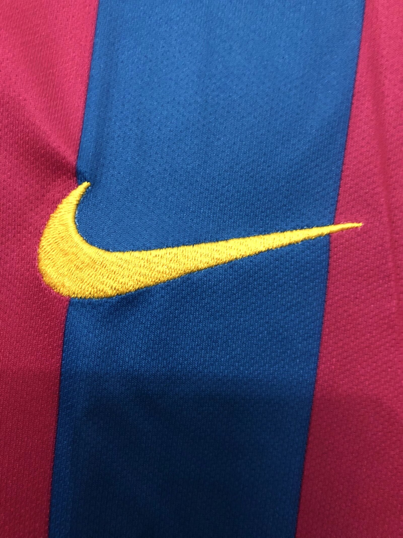 2005/2006 Barcelona home long sleeved jersey - fans edition