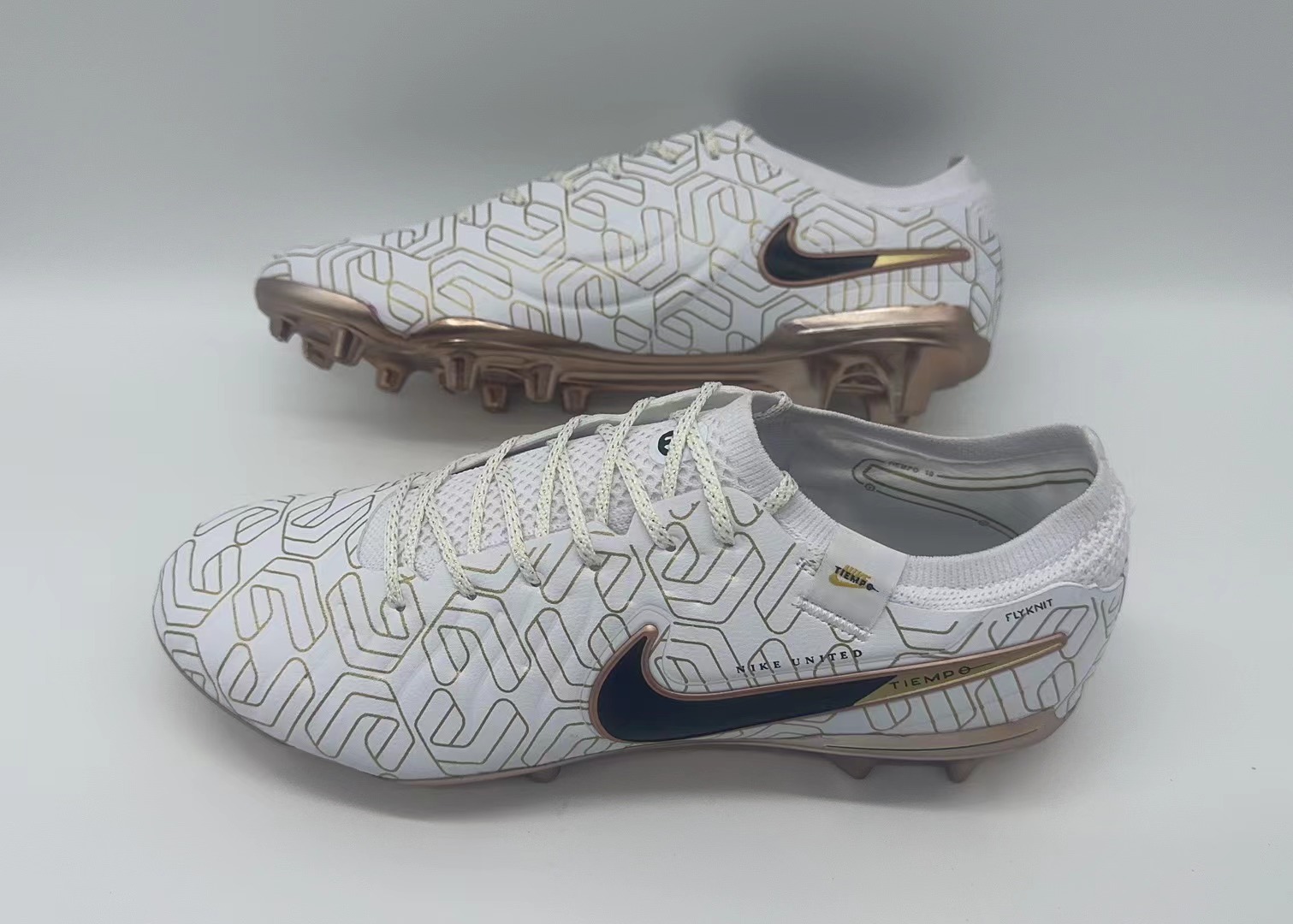 Tiempo Legend 10 Elite FG Football Shoes