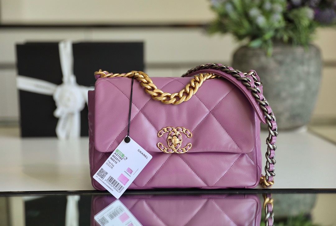 [15A] Chanel 19 Flap Bag