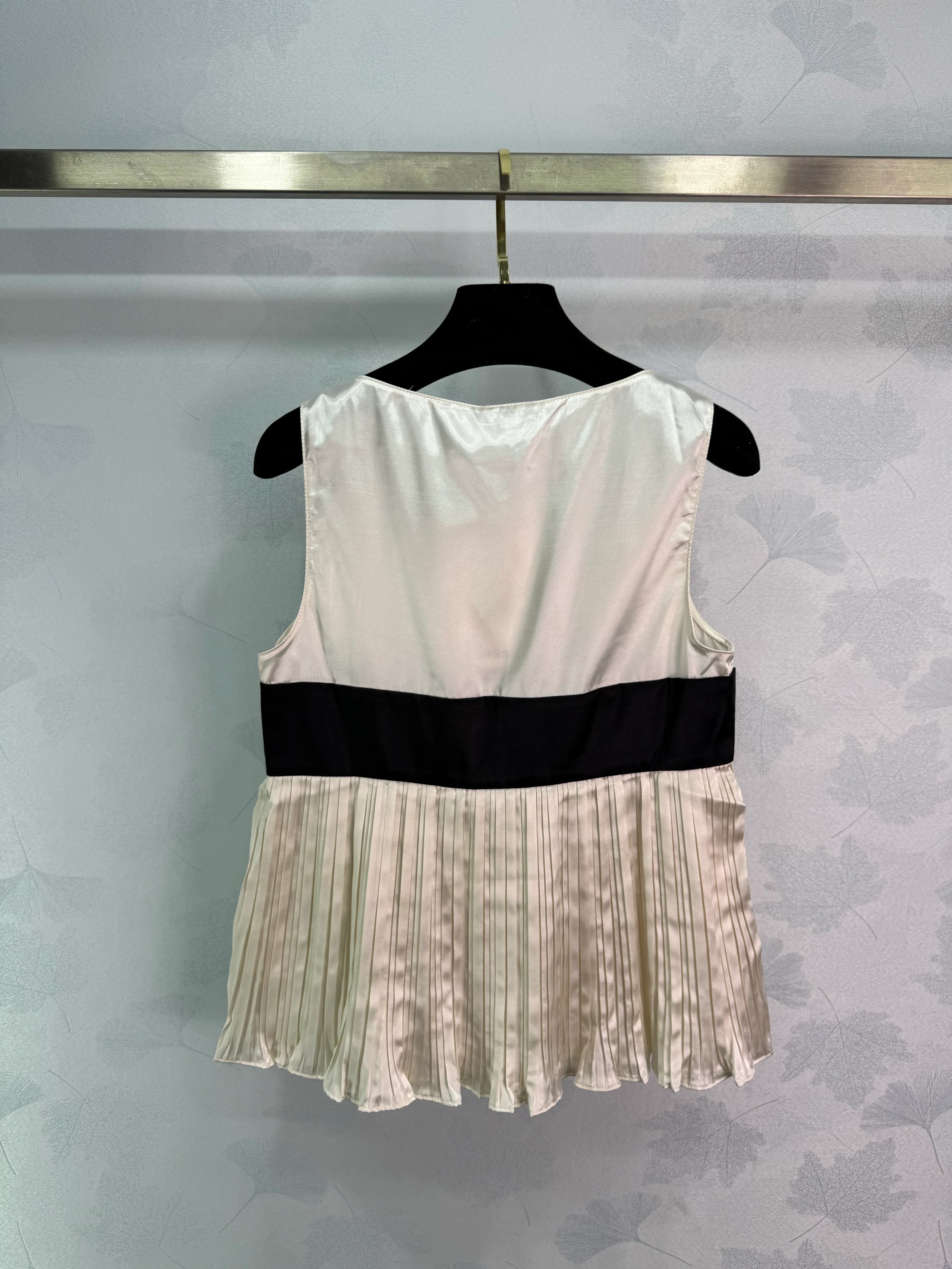 26NEW Spring/Summer Silk Vest