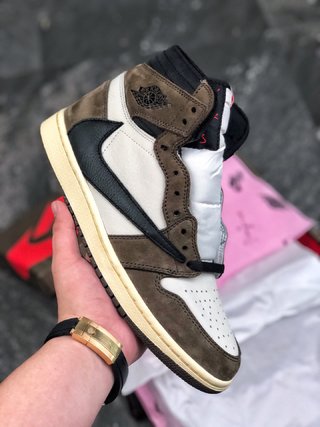 Jordan 1 Retro High Travis Scott