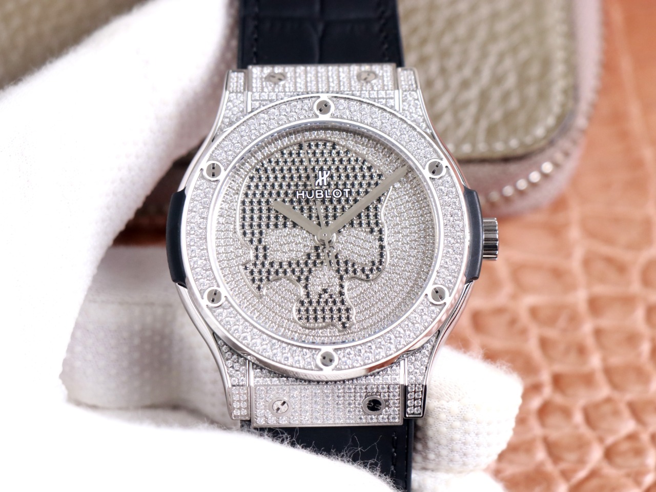 【Super Clone】Hublot Classic Fusion Skull Titanium Full Pave 511.NX.9000.LR.1704.SKULL 45mm
