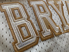 LeBron Bryant Los Angeles Lakers Golden 8 MN