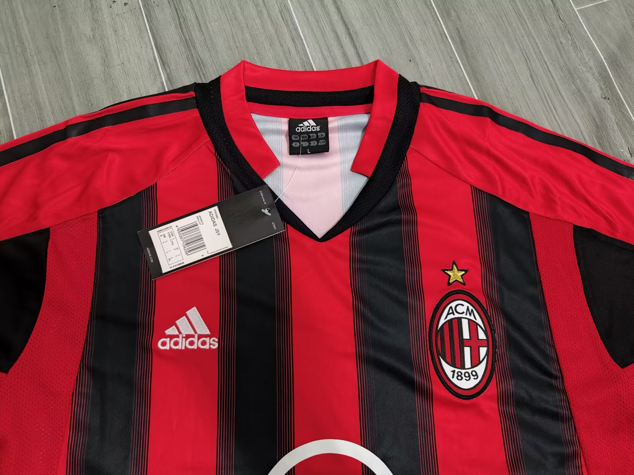 2004/05 AC Milan Home Retro Jersey - Fans Edition