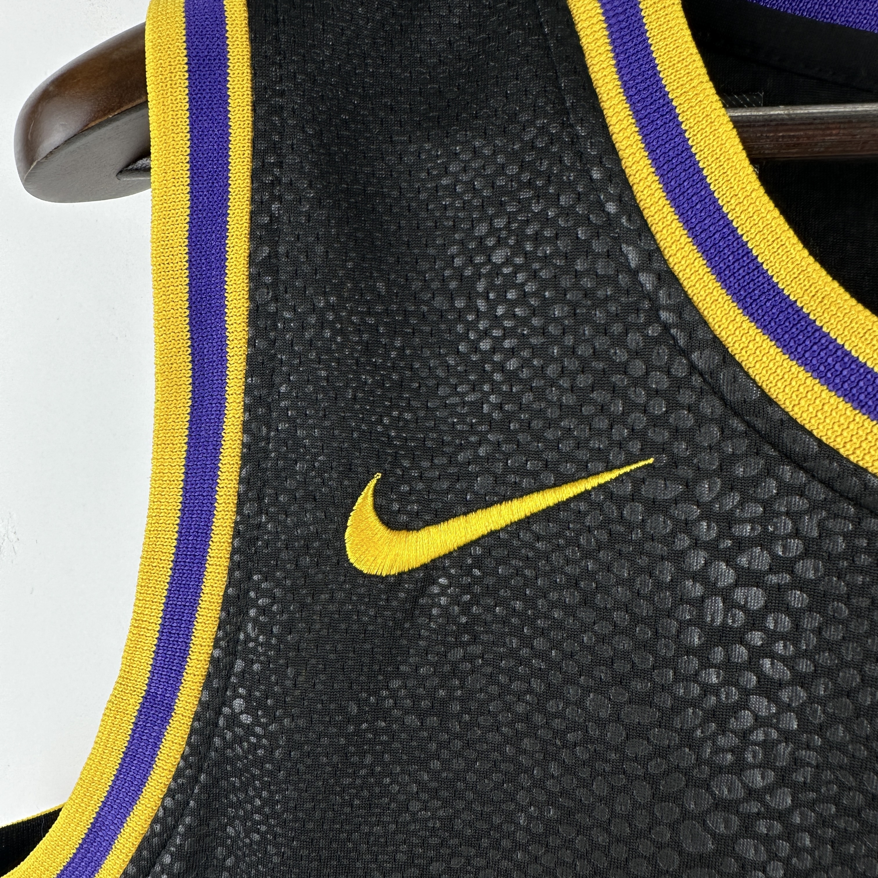 Embroidery Lakers Snake No. 77 Dončić