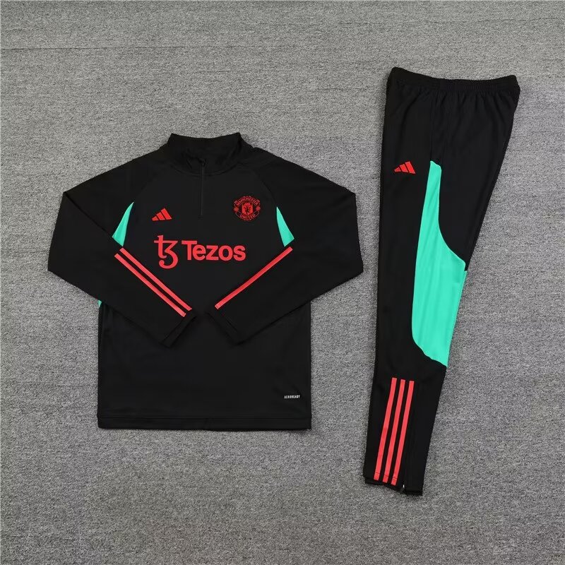 2023/2024 Manchester United half-pull training suit black suit
